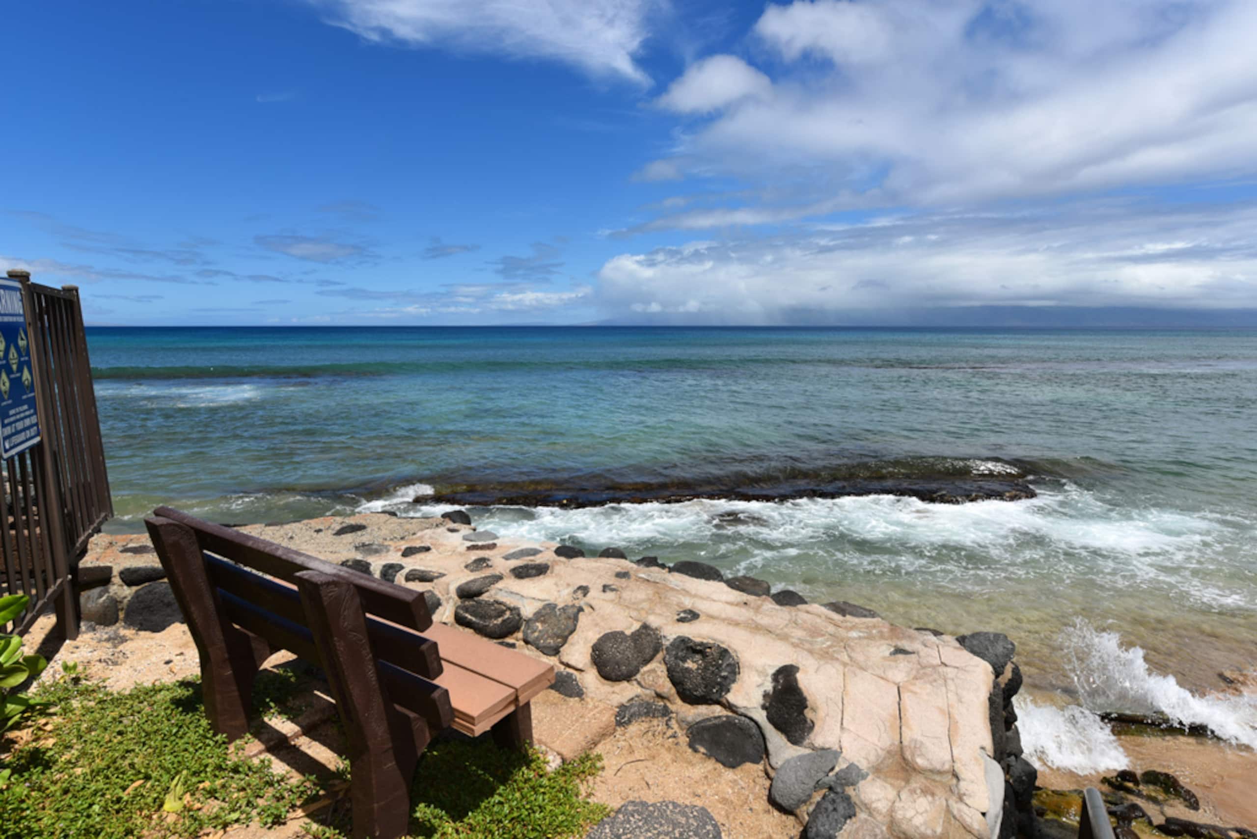 Condo in Lahaina · ★4.79 · 2 bedrooms · 3 beds · 1 private bath - Image 36