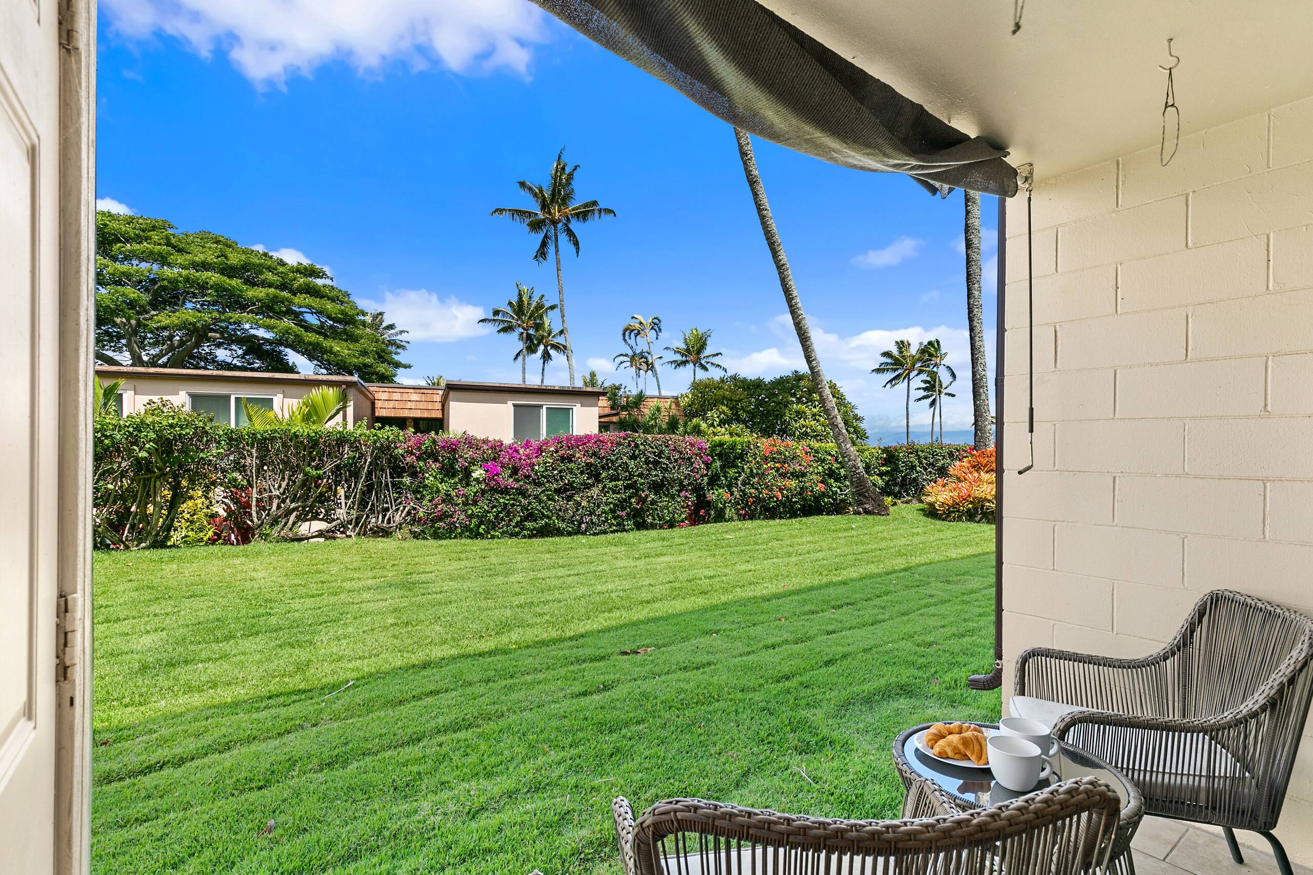 Condo in Lahaina · ★4.69 · 1 bedroom · 2 beds · 1 private bath - Image 20