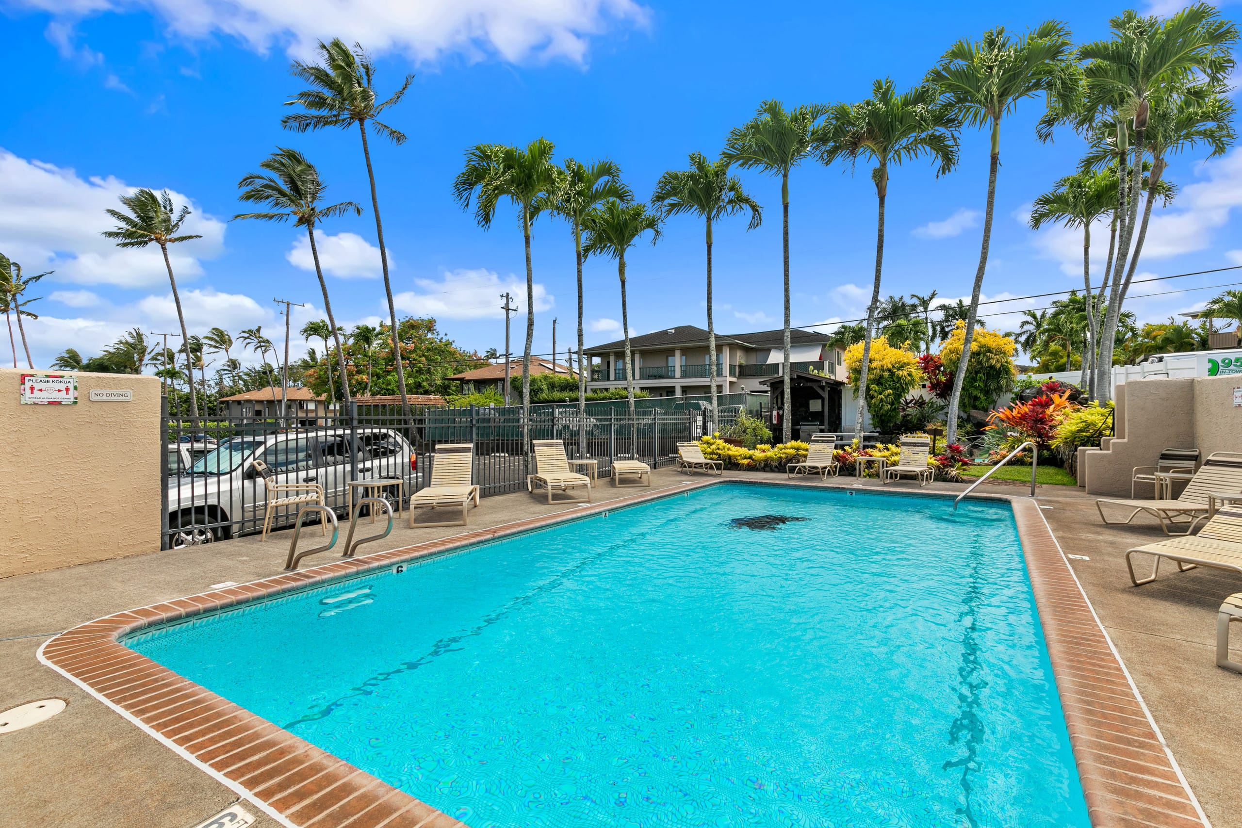 Condo in Lahaina · ★4.69 · 1 bedroom · 2 beds · 1 private bath - Image 23
