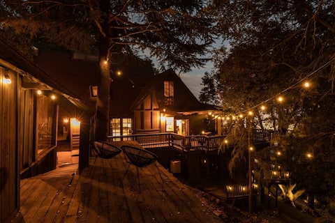 Breathtaking Mountain Views | Romantic Hideaway