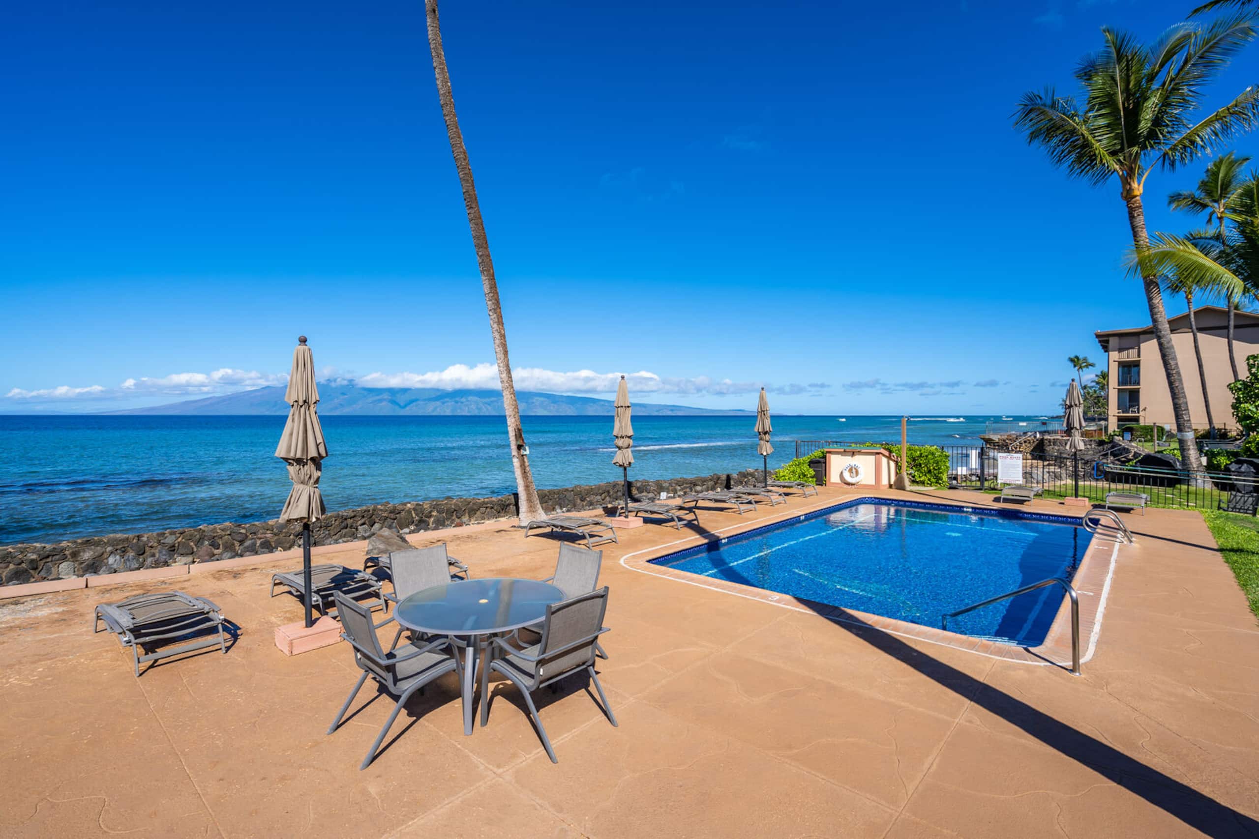 Condo in Lahaina · ★4.65 · 3 bedrooms · 4 beds · 2 baths - Image 30