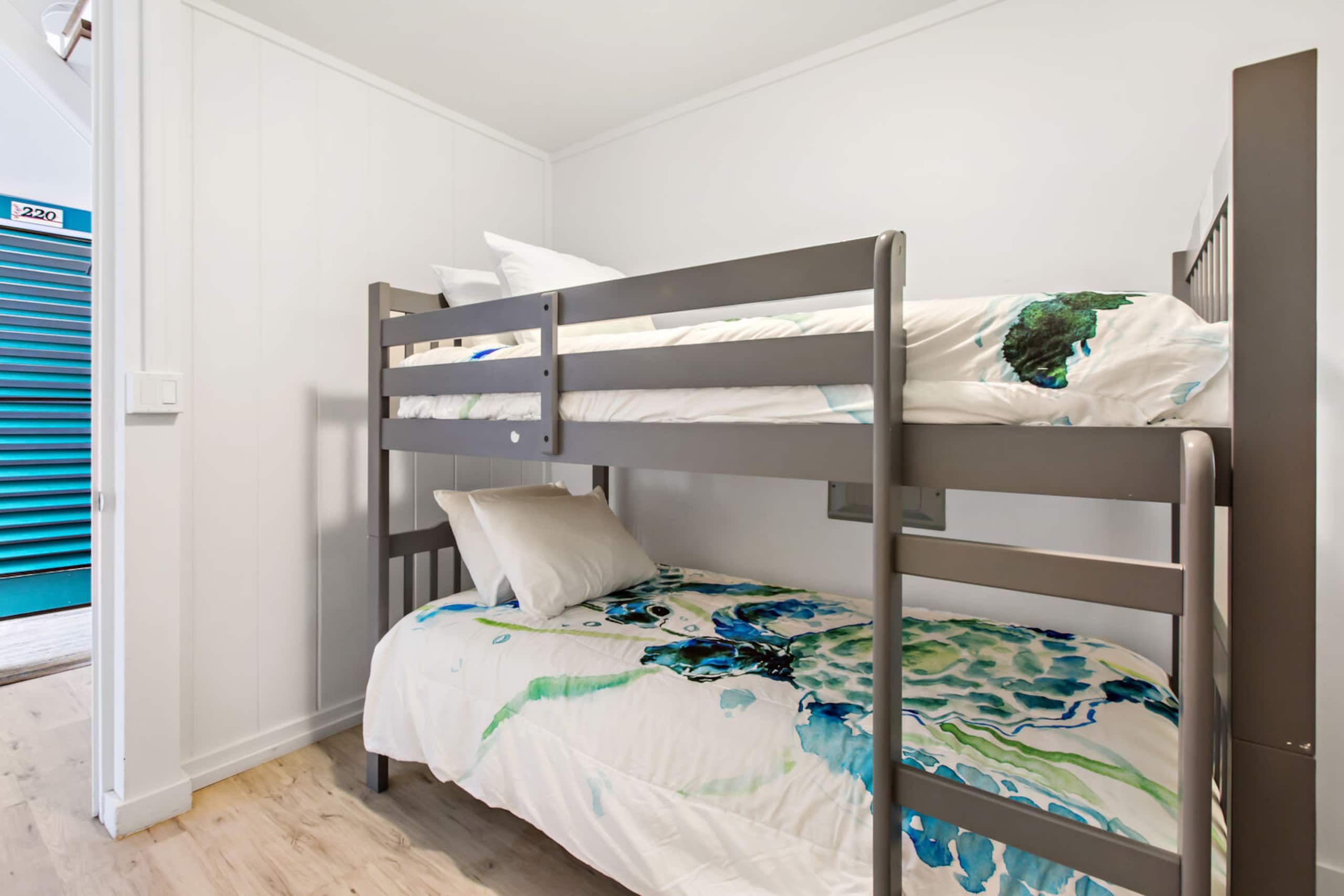 Condo in Lahaina · ★4.65 · 3 bedrooms · 4 beds · 2 baths - Image 18