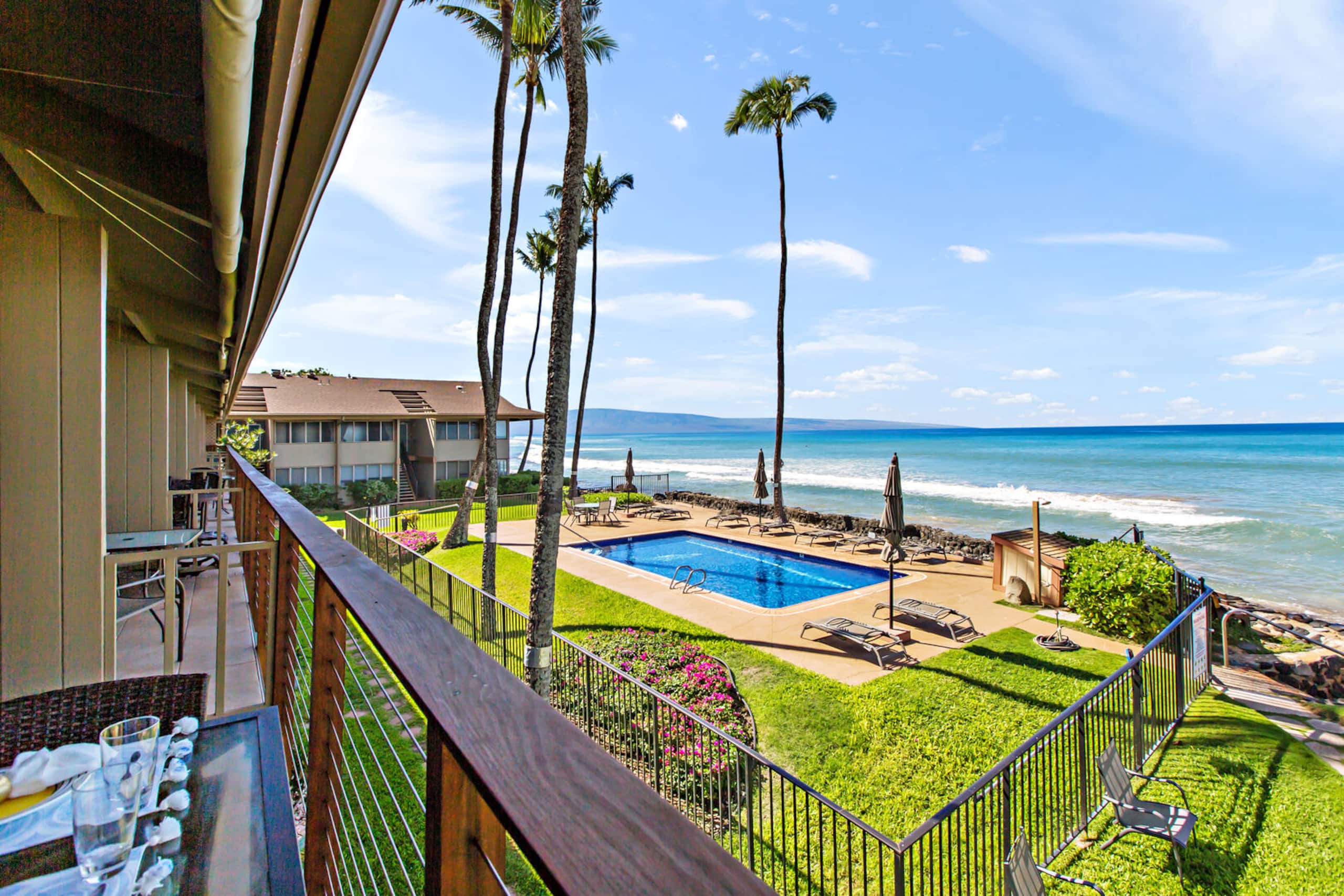 Condo in Lahaina · ★4.65 · 3 bedrooms · 4 beds · 2 baths - Image 3
