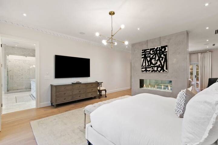 Beverly Hills Maison by Stay Awhile Villas gallery image 5