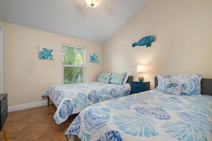 Მეორე საძინებელი ორადგილიანი საწოლით