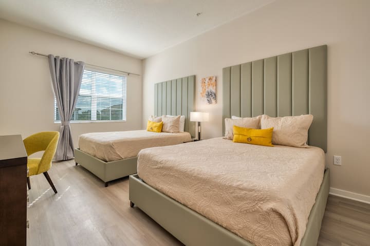 Bedroom with two queen beds
