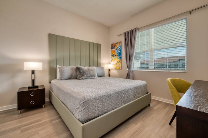 King bedroom with private bathroom