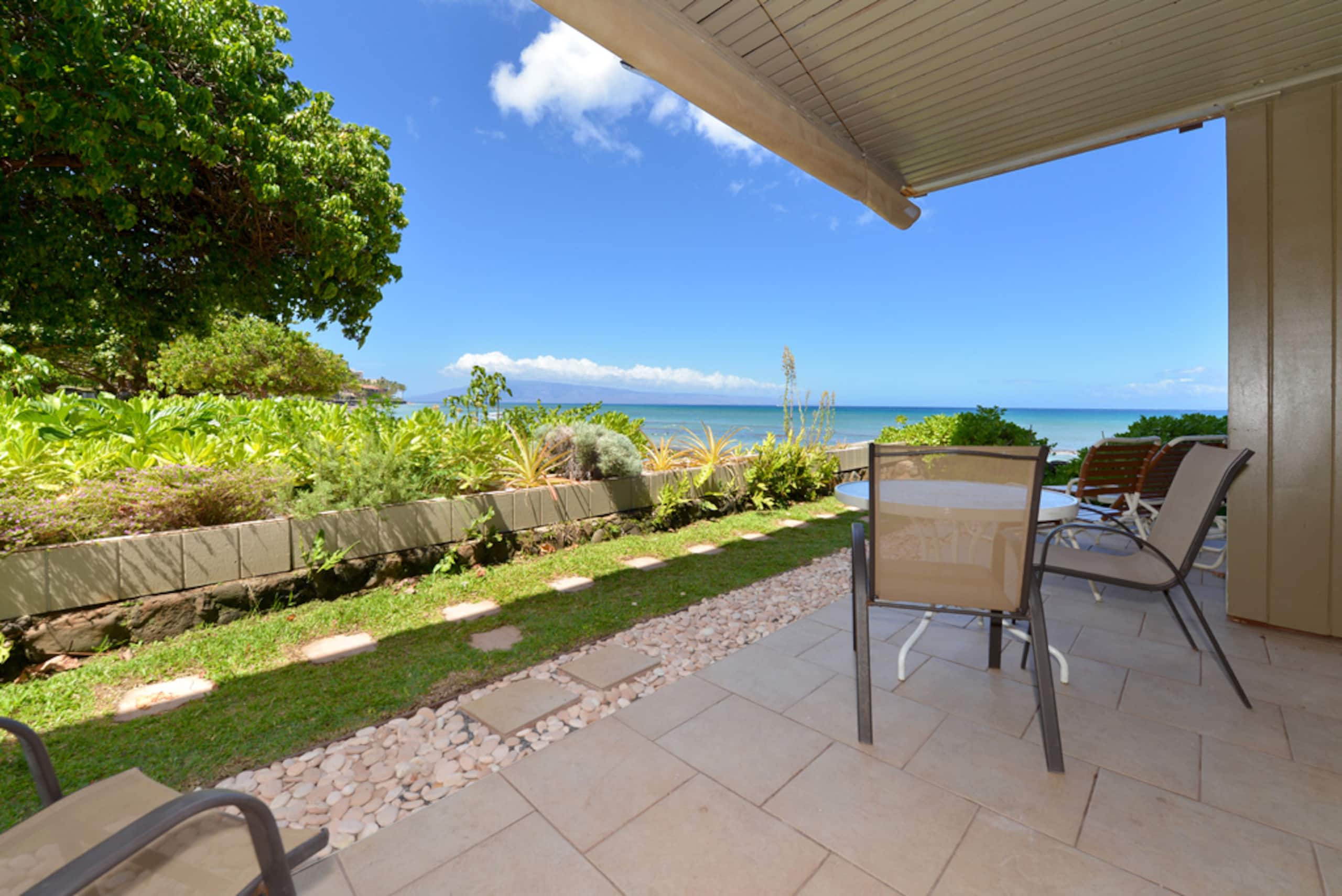 Condo in Lahaina · ★4.77 · 2 bedrooms · 5 beds · 1 bath - Image 33