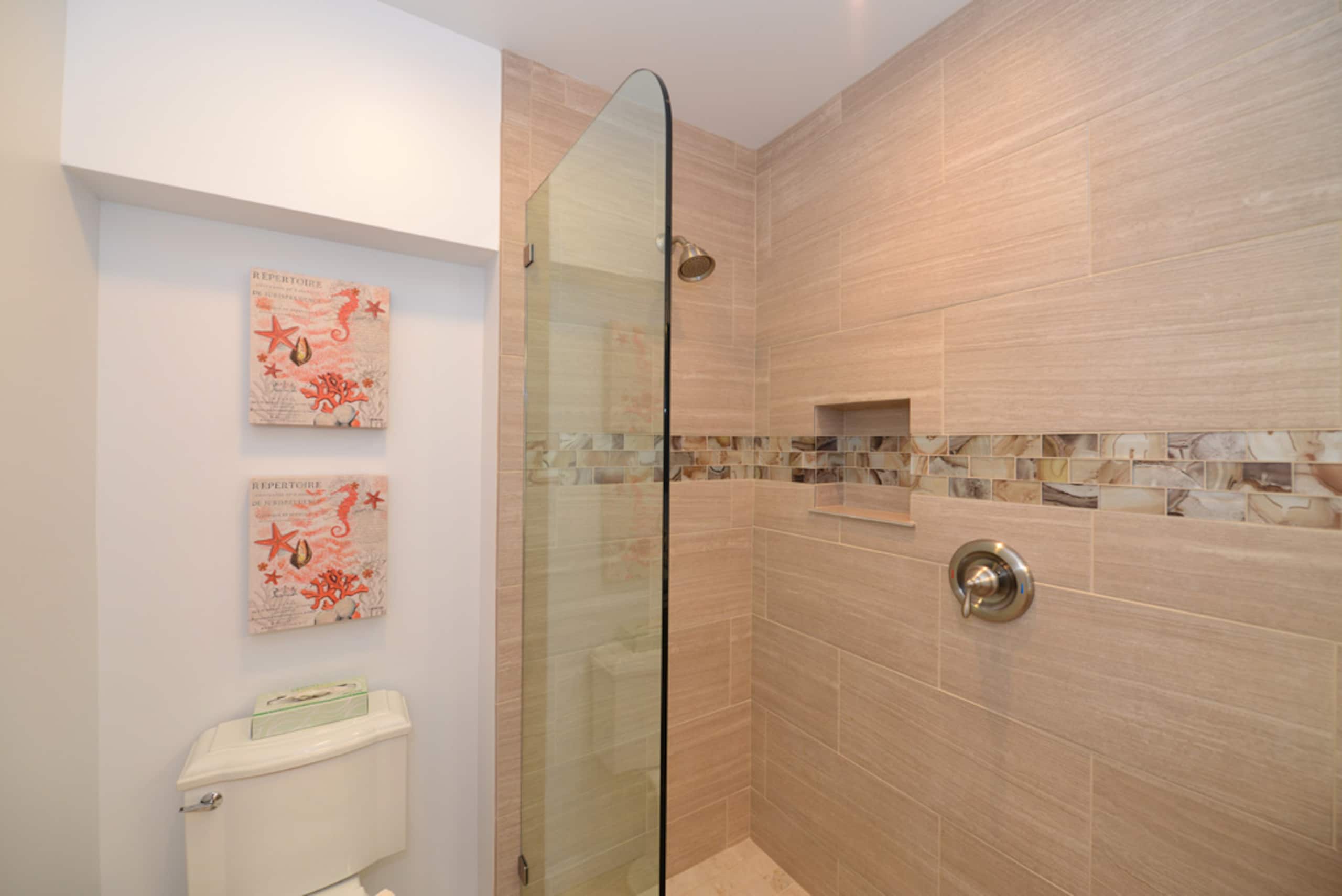 Condo in Lahaina · ★4.77 · 2 bedrooms · 5 beds · 1 bath - Image 21