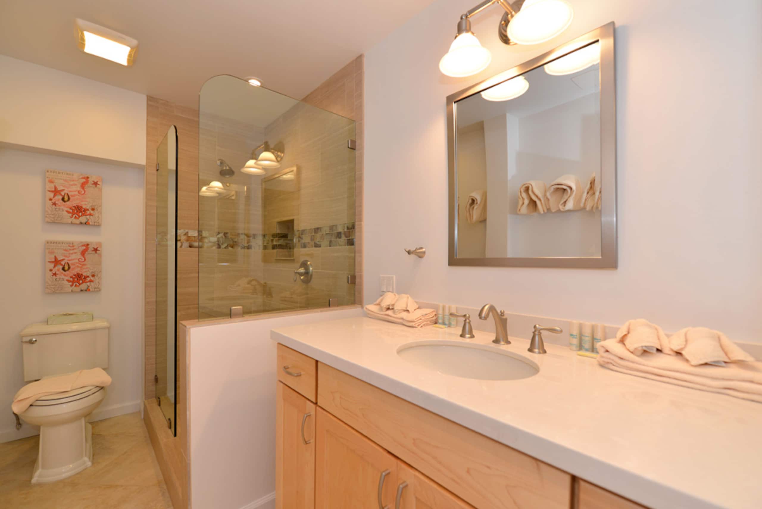 Condo in Lahaina · ★4.77 · 2 bedrooms · 5 beds · 1 bath - Image 20