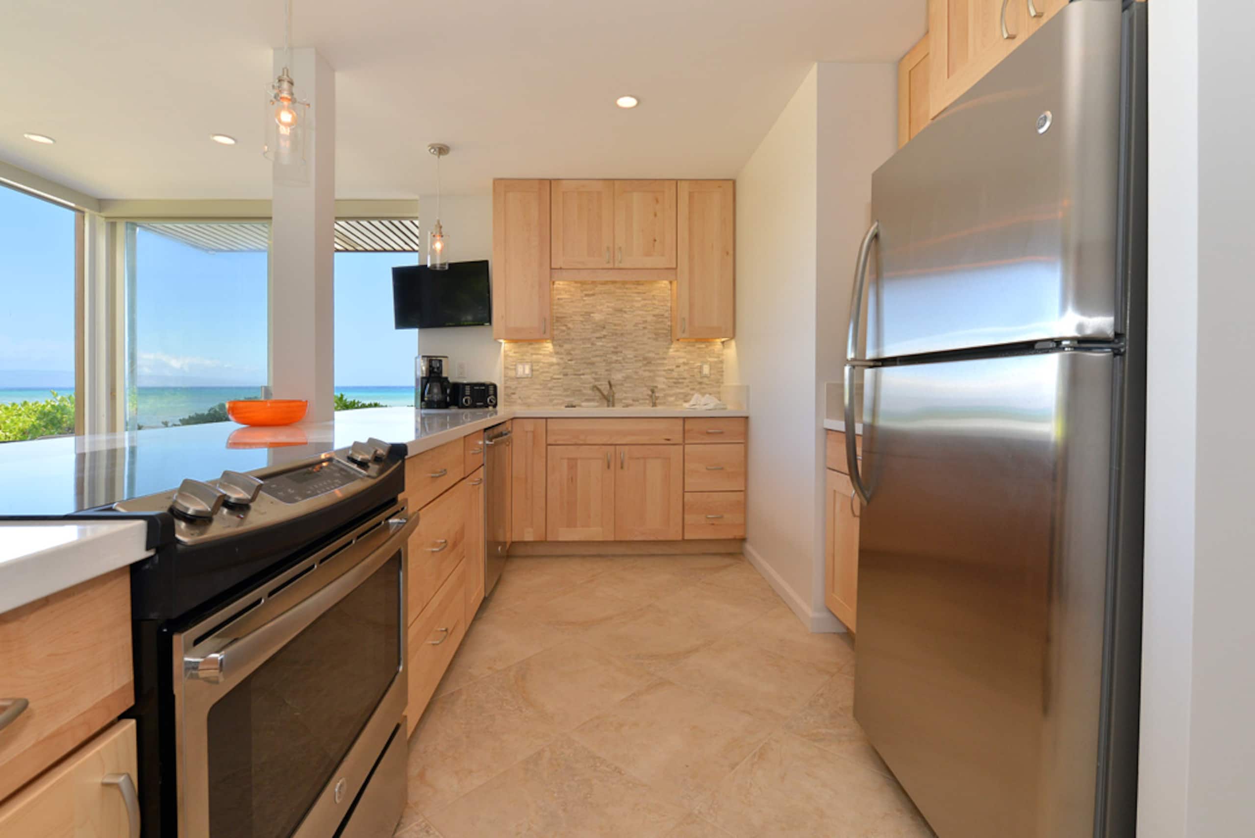 Condo in Lahaina · ★4.77 · 2 bedrooms · 5 beds · 1 bath - Image 8