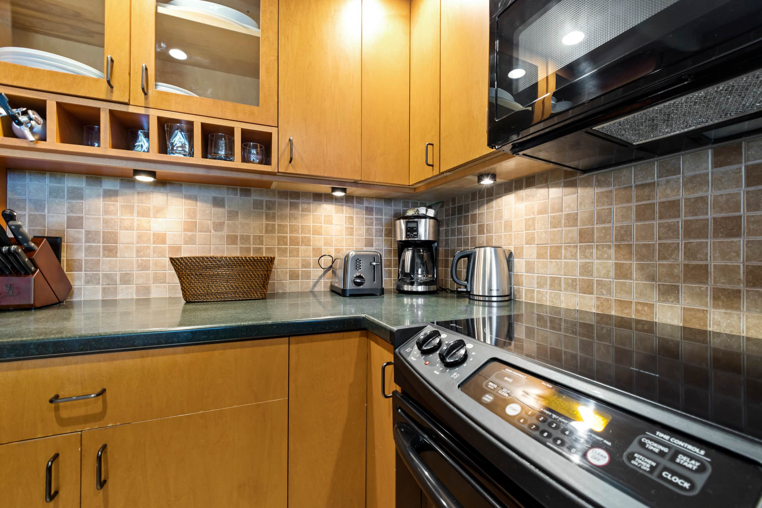 Condo in Kihei · ★5.0 · 1 bedroom · 2 beds · 2 baths - Image 11