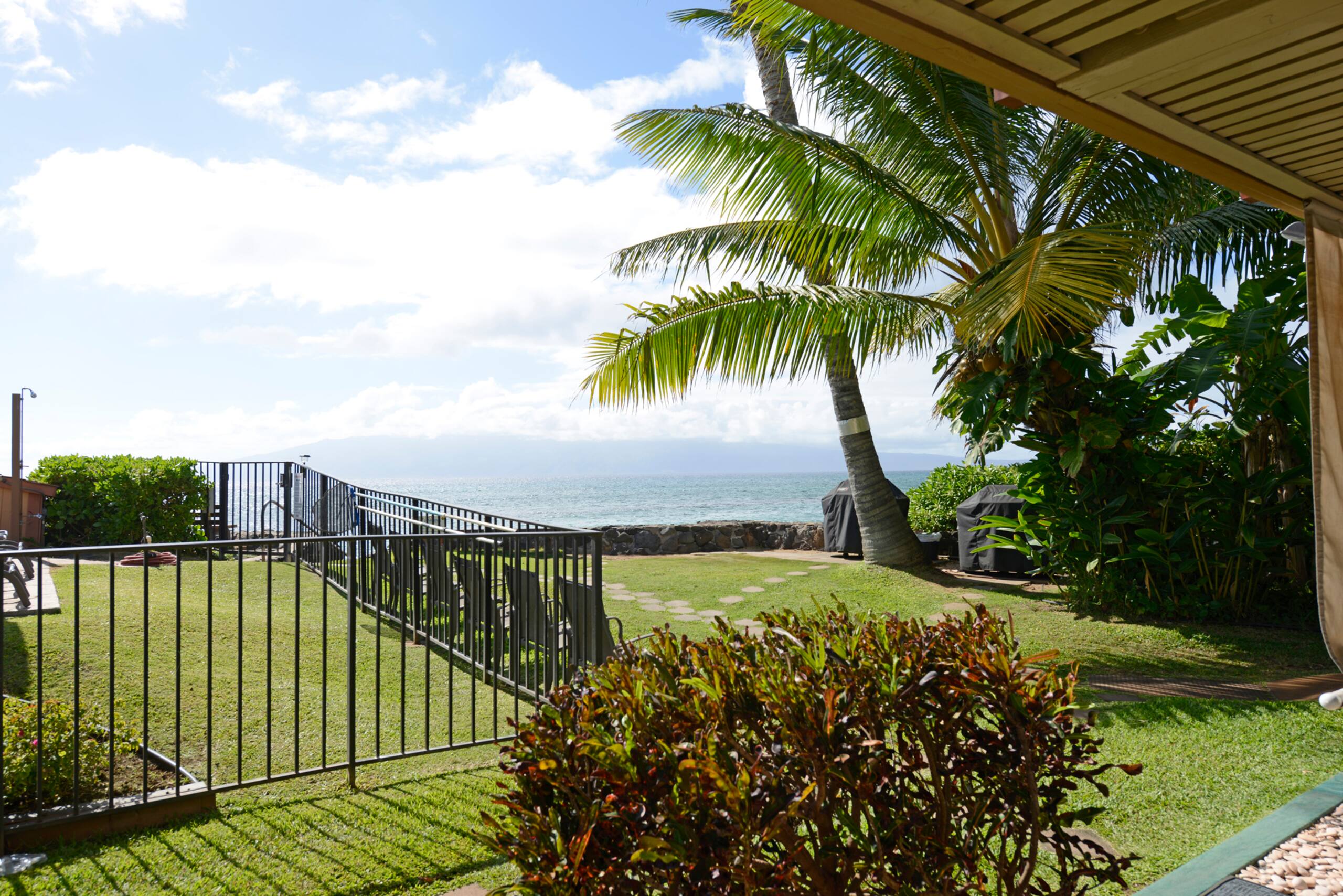 Condo in Lahaina · ★4.73 · 1 bedroom · 1 bed · 1 bath - Image 31