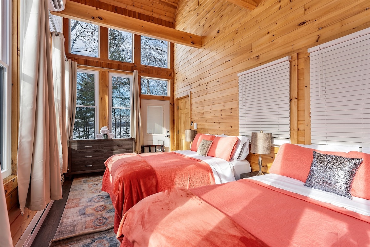 Waterfront 3-Unit Chalet: Hot Tub~Gameroom~Firepit - Airbnb