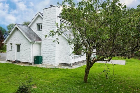 Awel y Grug, dog-friendly cottage nr Beddgelert