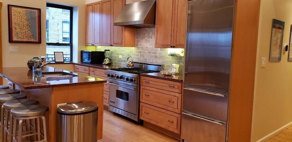 Magic Factory Loft 3East 4 Bd/4 Ba Families Groups gallery image 3