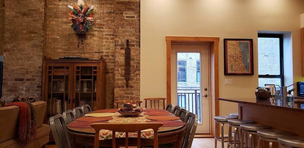 Magic Factory Loft 3East 4 Bd/4 Ba Families Groups gallery image 2