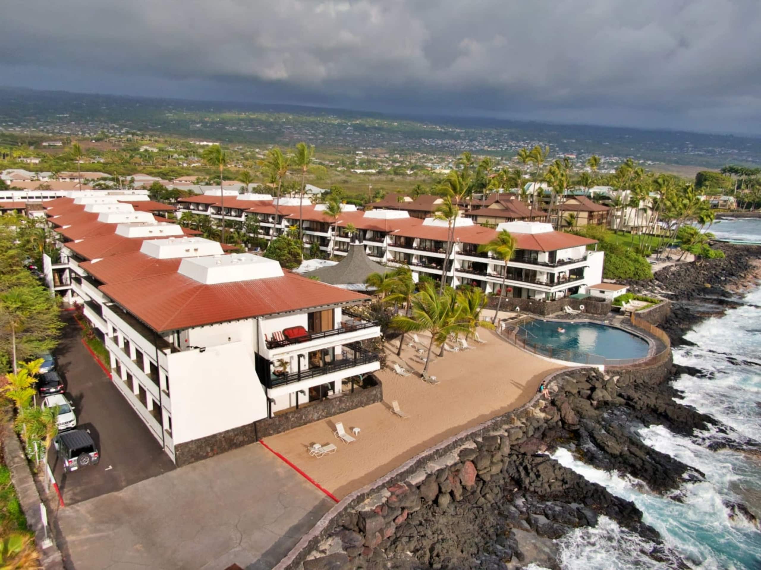 Condo in Kailua-Kona · ★4.91 · 1 bedroom · 3 beds · 1 private bath - Image 13