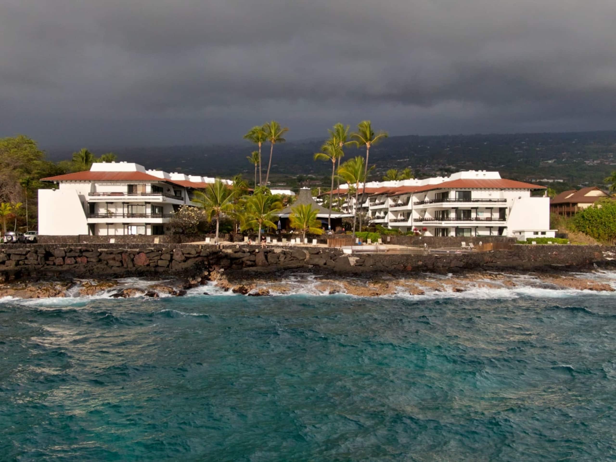 Condo in Kailua-Kona · ★4.91 · 1 bedroom · 3 beds · 1 private bath - Image 19