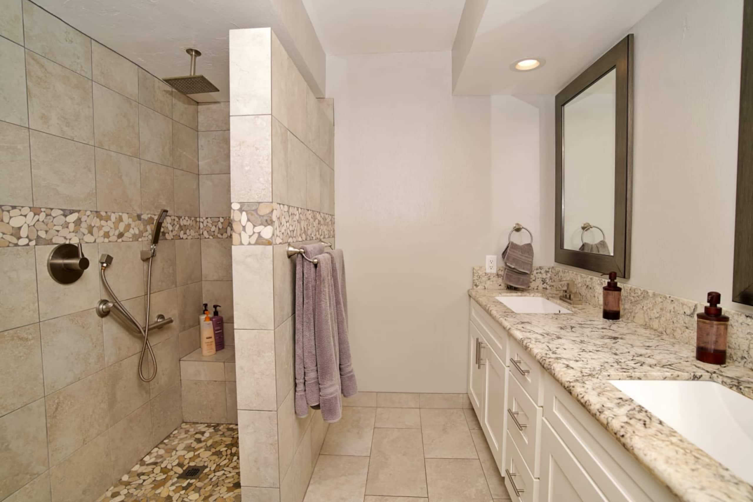 Condo in Kailua-Kona · ★4.91 · 1 bedroom · 3 beds · 1 private bath - Image 9