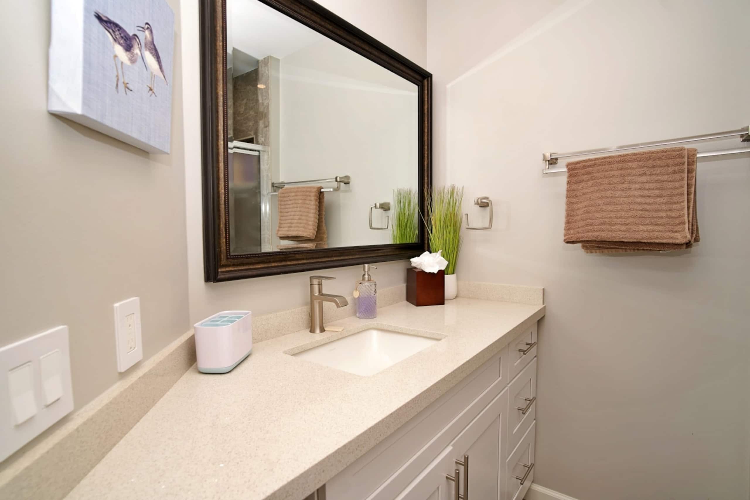 Condo in Kihei · ★4.92 · 1 bedroom · 2 beds · 2 private baths - Image 14