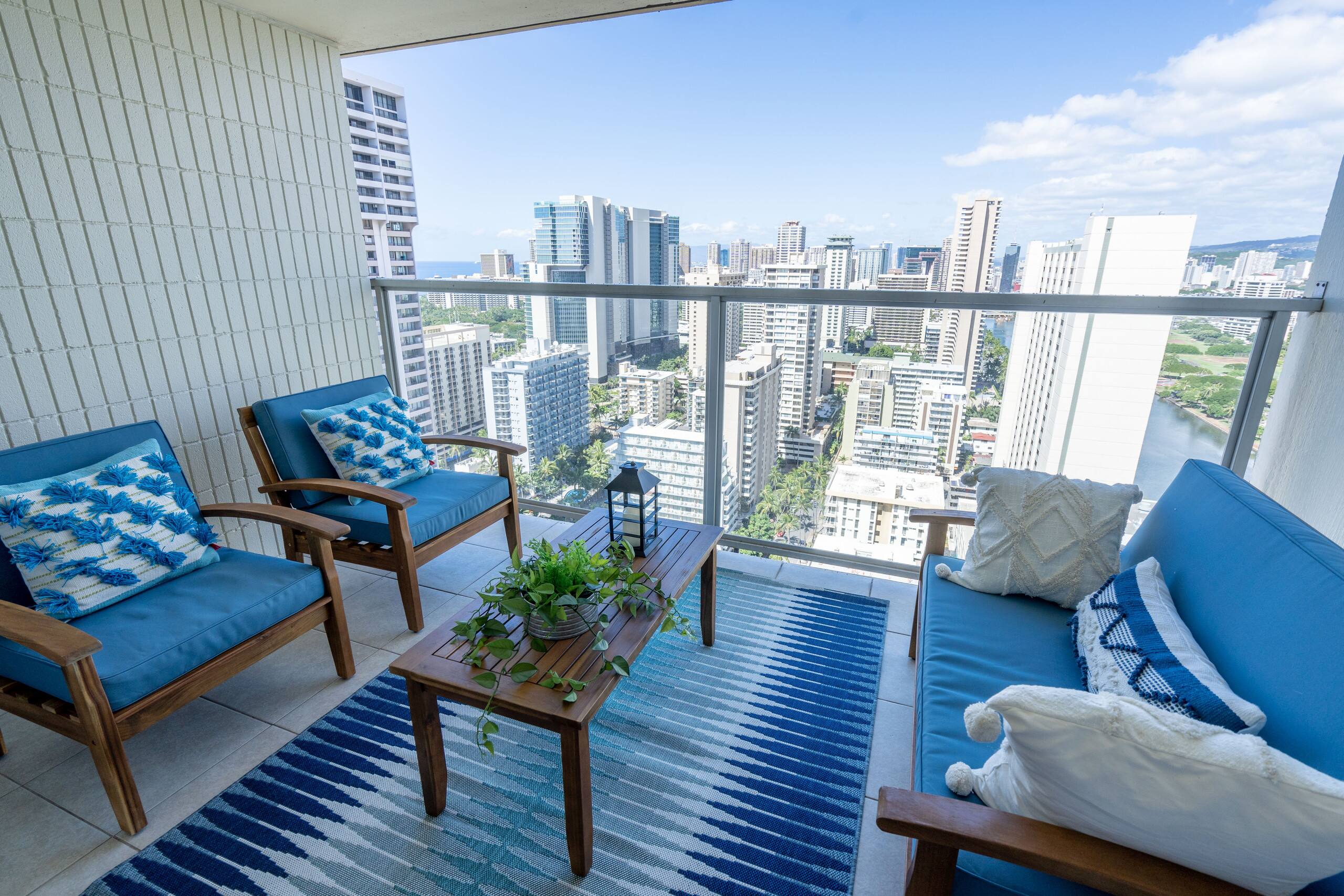 Condo in Honolulu · ★4.24 · 1 bedroom · 2 beds · 1 shared bath - Image 35