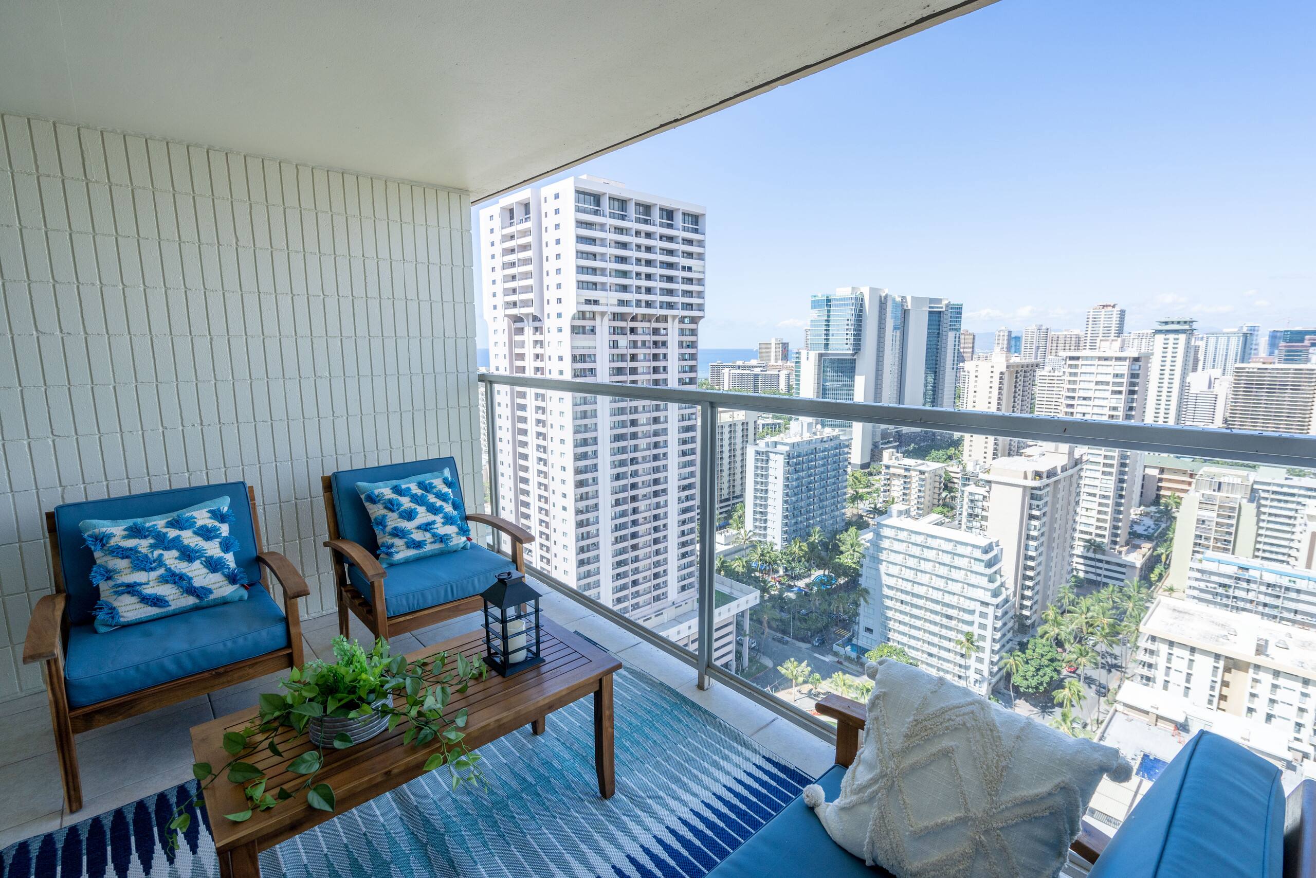 Condo in Honolulu · ★4.24 · 1 bedroom · 2 beds · 1 shared bath - Image 37