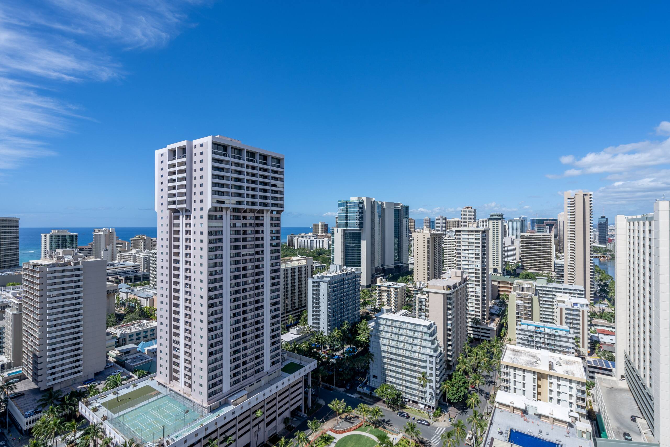 Condo in Honolulu · ★4.24 · 1 bedroom · 2 beds · 1 shared bath - Image 42