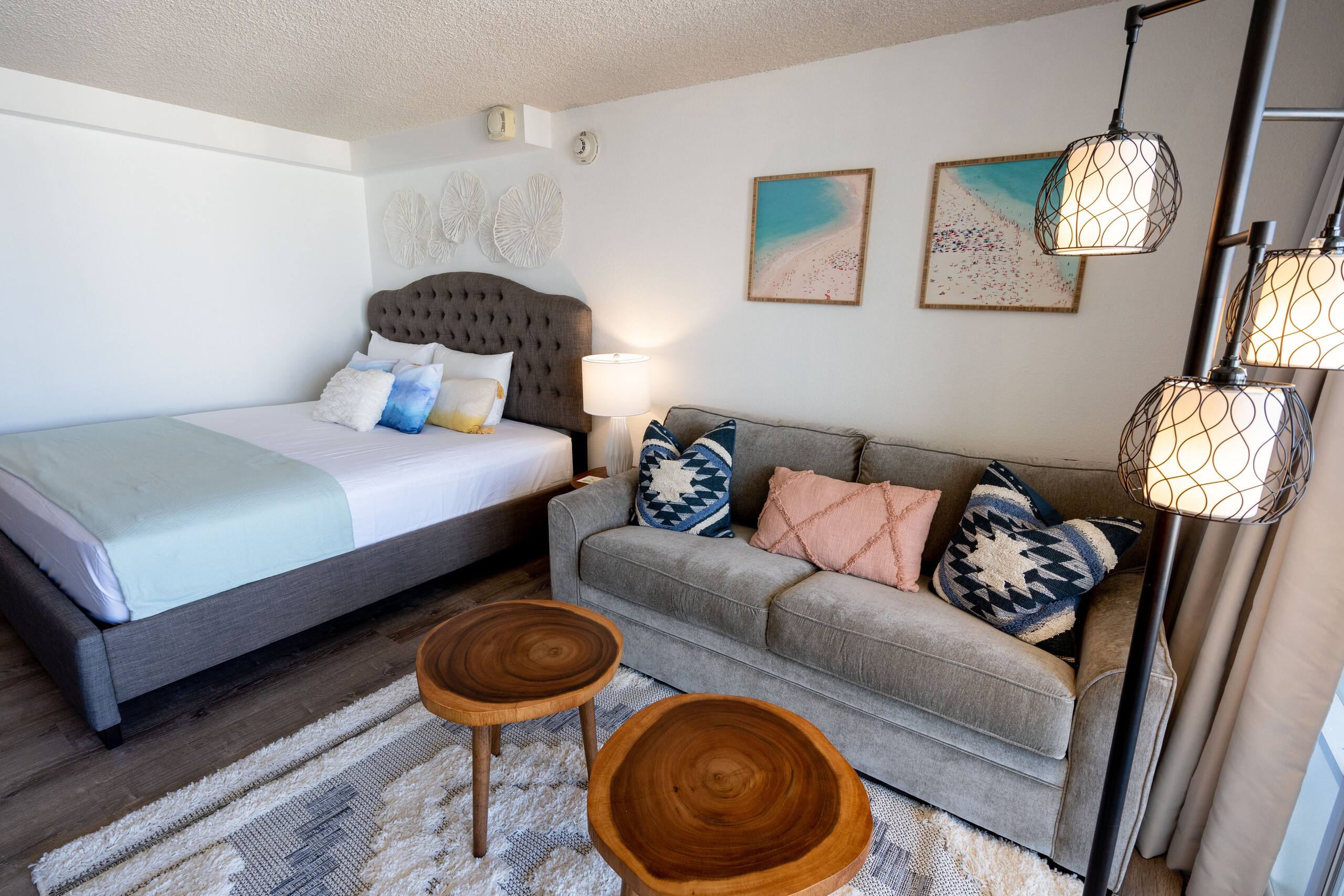 Condo in Honolulu · ★4.24 · 1 bedroom · 2 beds · 1 shared bath - Image 23
