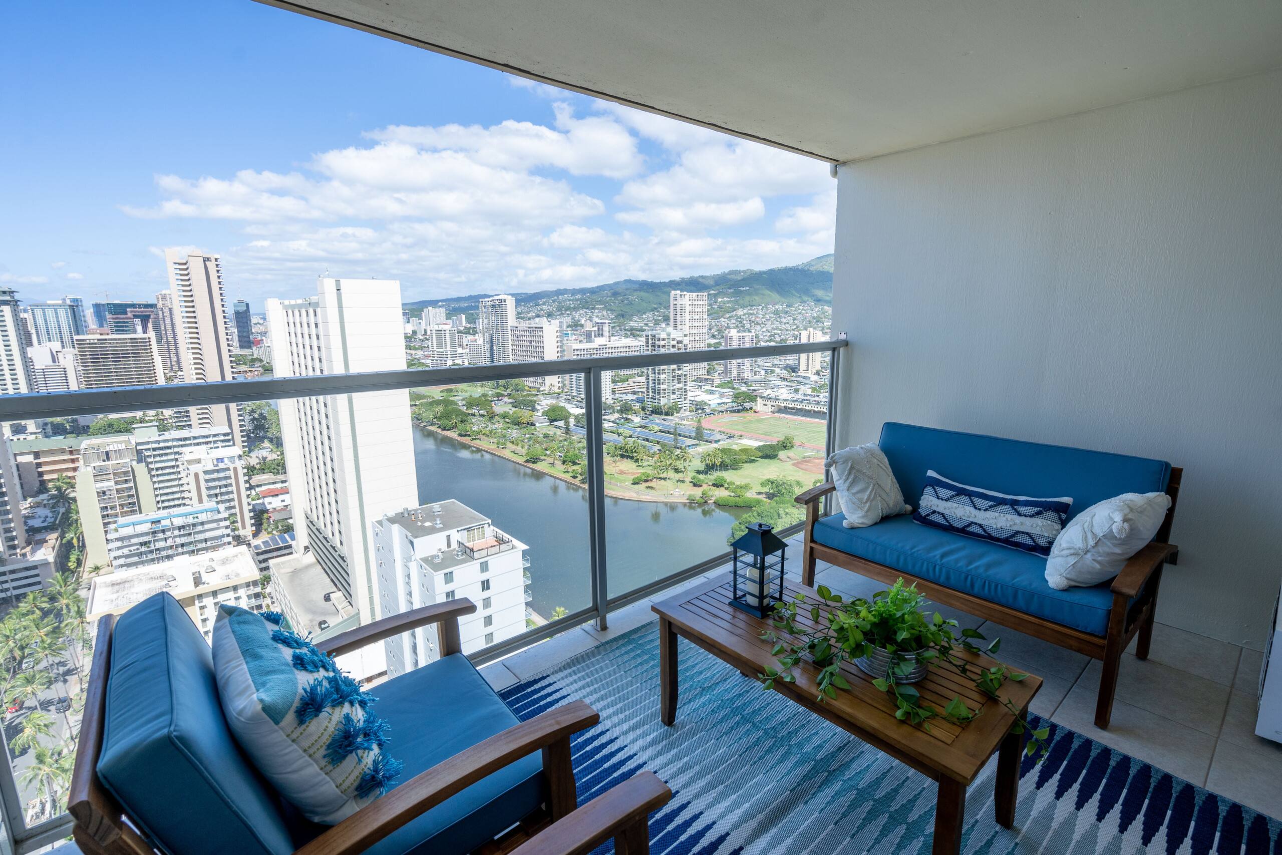 Condo in Honolulu · ★4.24 · 1 bedroom · 2 beds · 1 shared bath - Image 41