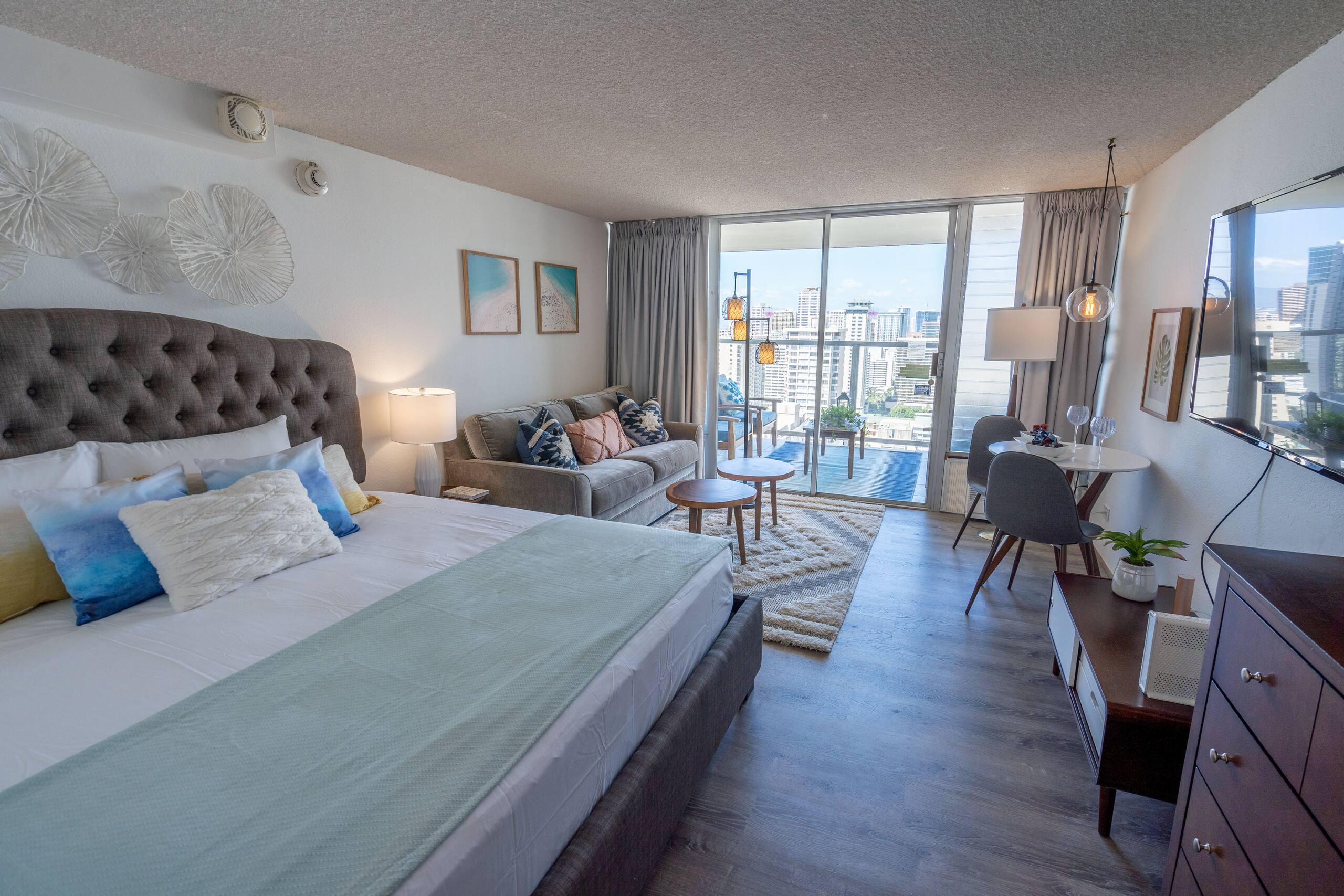 Condo in Honolulu · ★4.24 · 1 bedroom · 2 beds · 1 shared bath - Image 1