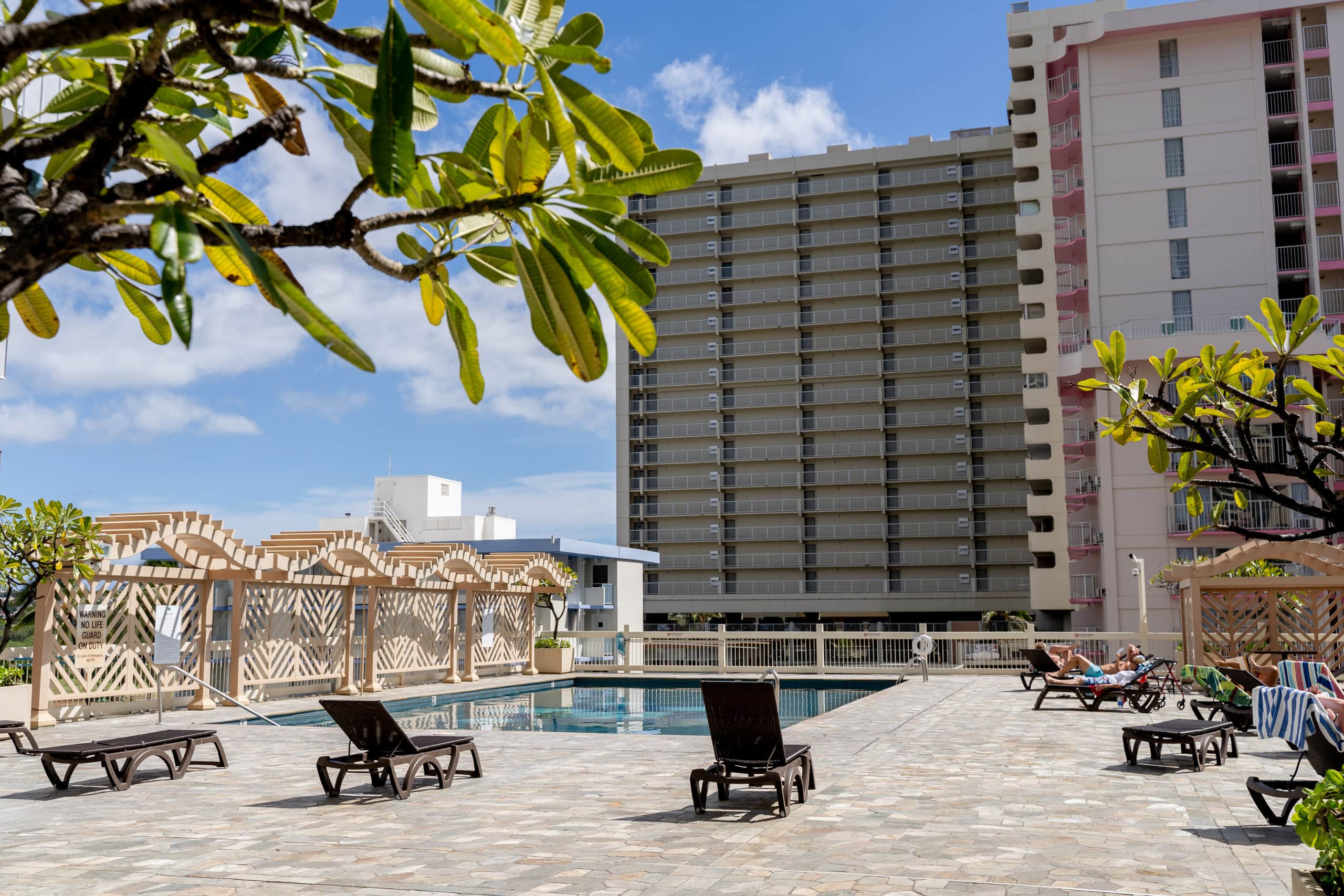 Condo in Honolulu · ★4.24 · 1 bedroom · 2 beds · 1 shared bath - Image 10