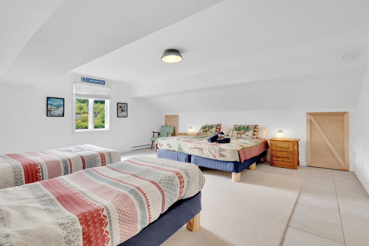 Dnevna soba br. 3 na katu s 1 bračnim krevetom i 2 kreveta za jednu osobu