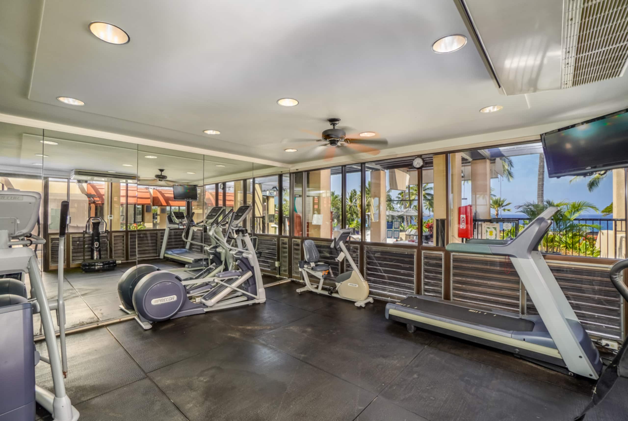 Condo in Kailua-Kona · ★4.75 · 2 bedrooms · 4 beds · No bathroom - Image 24