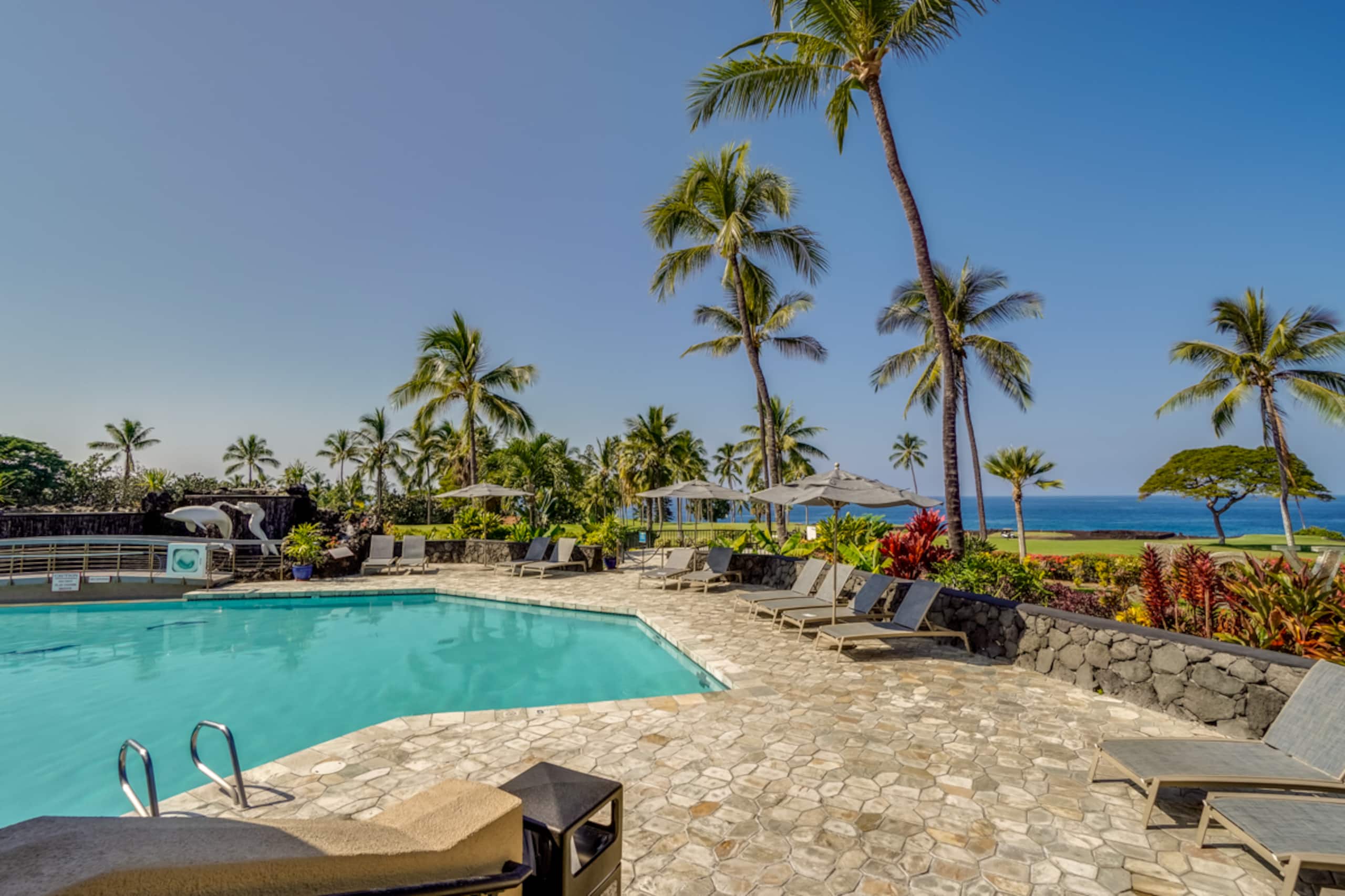 Condo in Kailua-Kona · ★4.75 · 2 bedrooms · 4 beds · No bathroom - Image 20