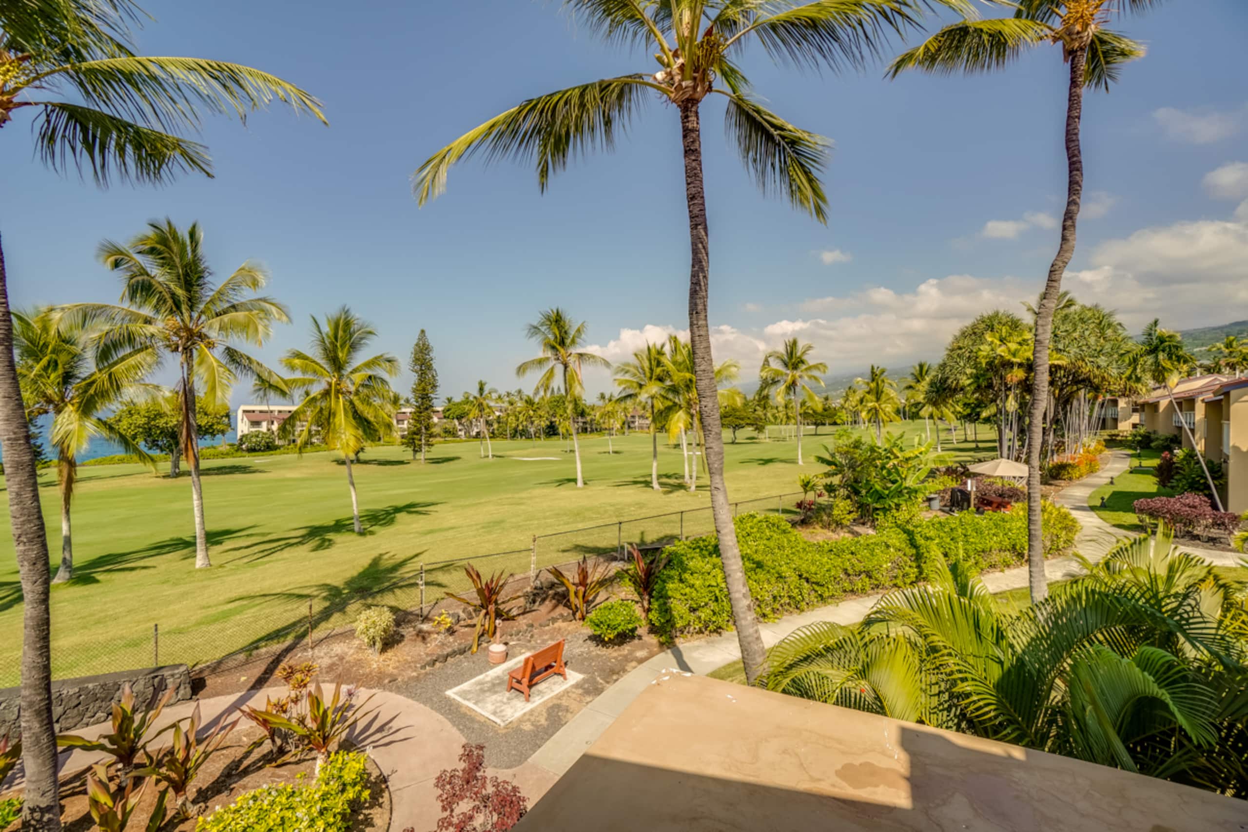 Condo in Kailua-Kona · ★4.75 · 2 bedrooms · 4 beds · No bathroom - Image 23