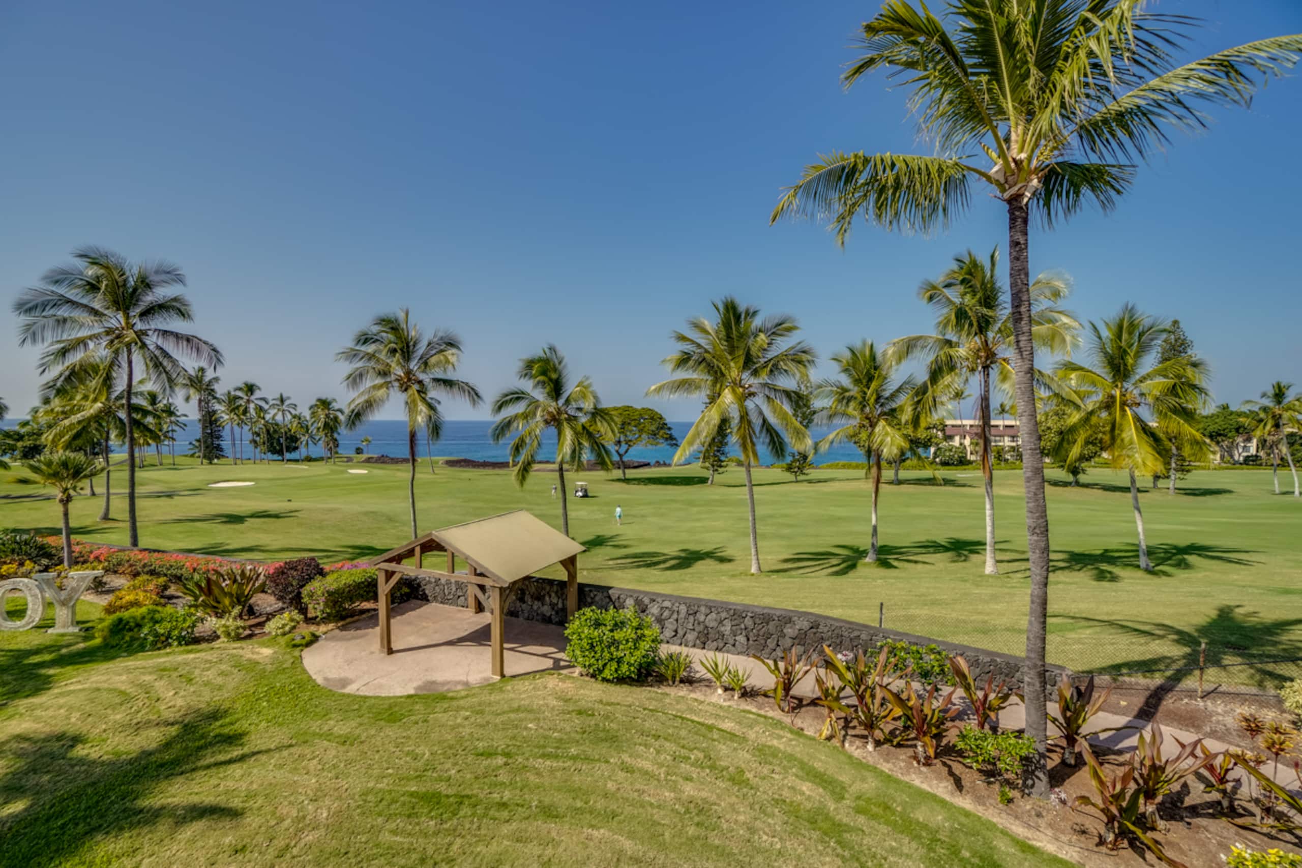 Condo in Kailua-Kona · ★4.75 · 2 bedrooms · 4 beds · No bathroom - Image 19