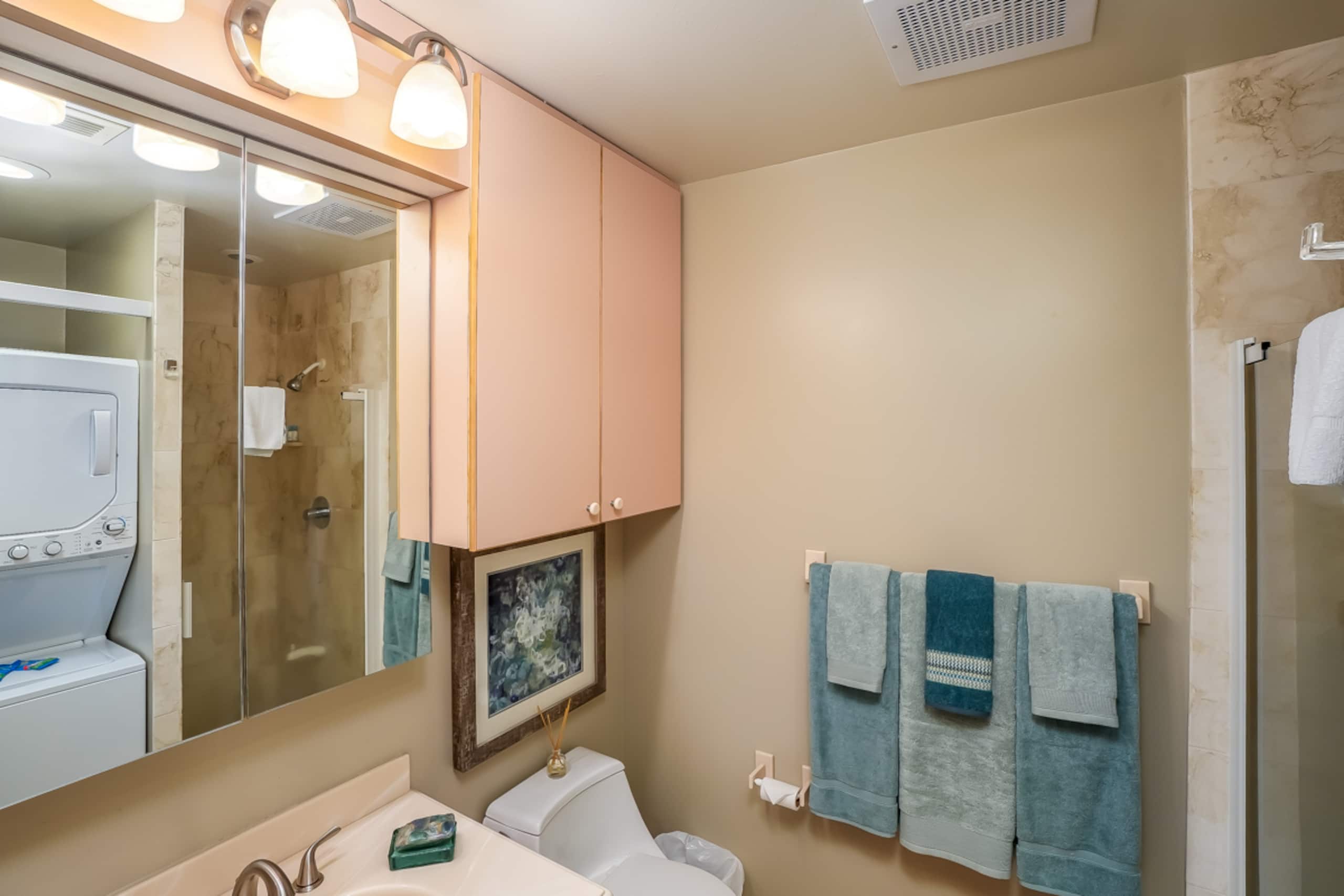 Condo in Kailua-Kona · ★4.75 · 2 bedrooms · 4 beds · No bathroom - Image 8