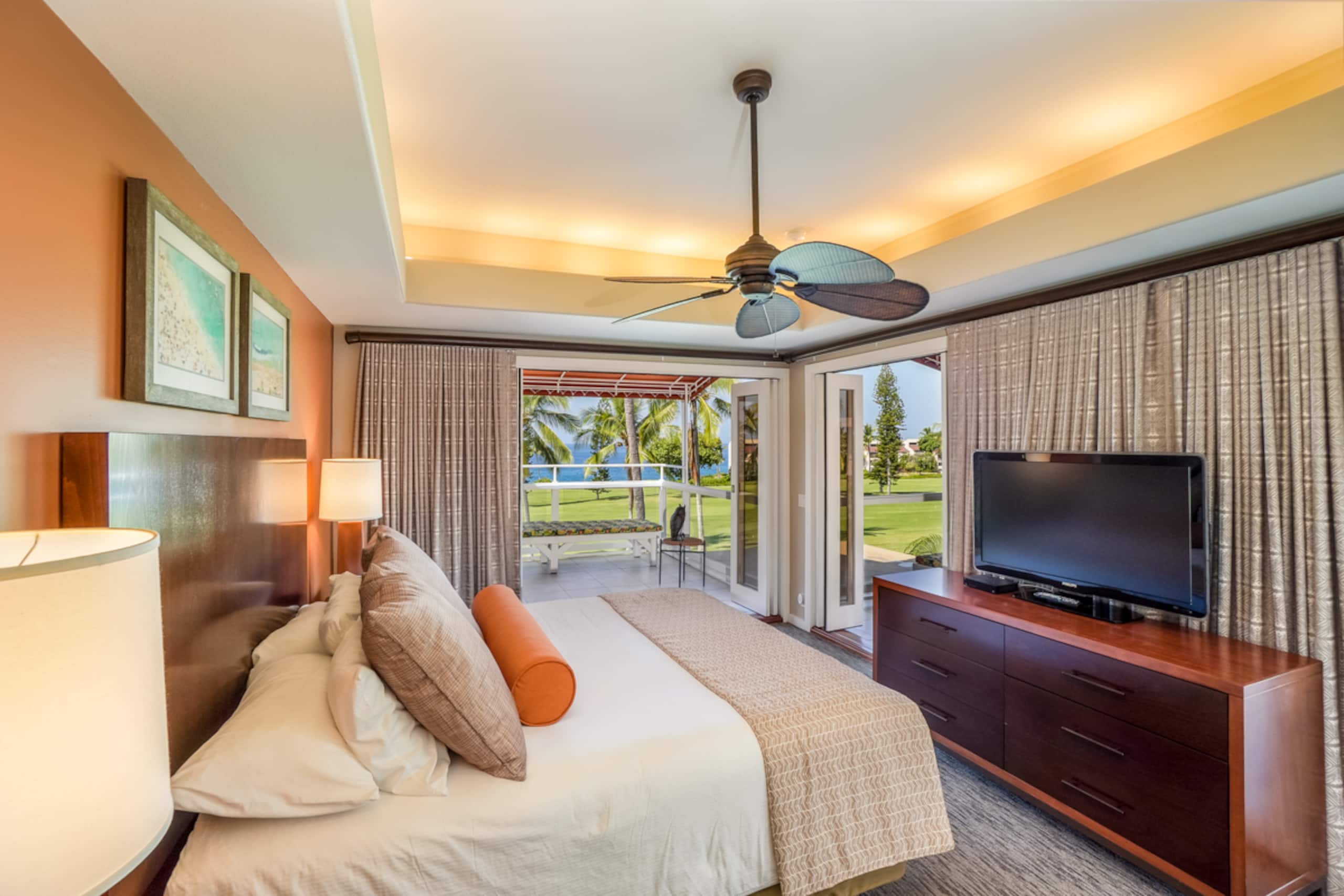 Condo in Kailua-Kona · ★4.75 · 2 bedrooms · 4 beds · No bathroom - Image 15