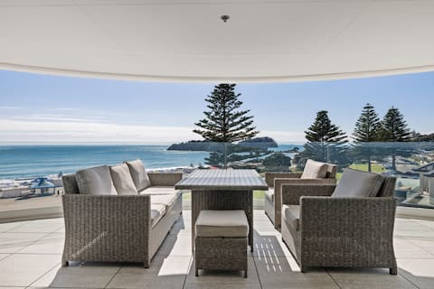 Oceanside Bliss Absolute Beachfront Stunning Views