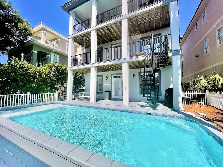 Luxe Destin Miramar Beach Walk To Beach, Private Heated Pool - Destin, FL