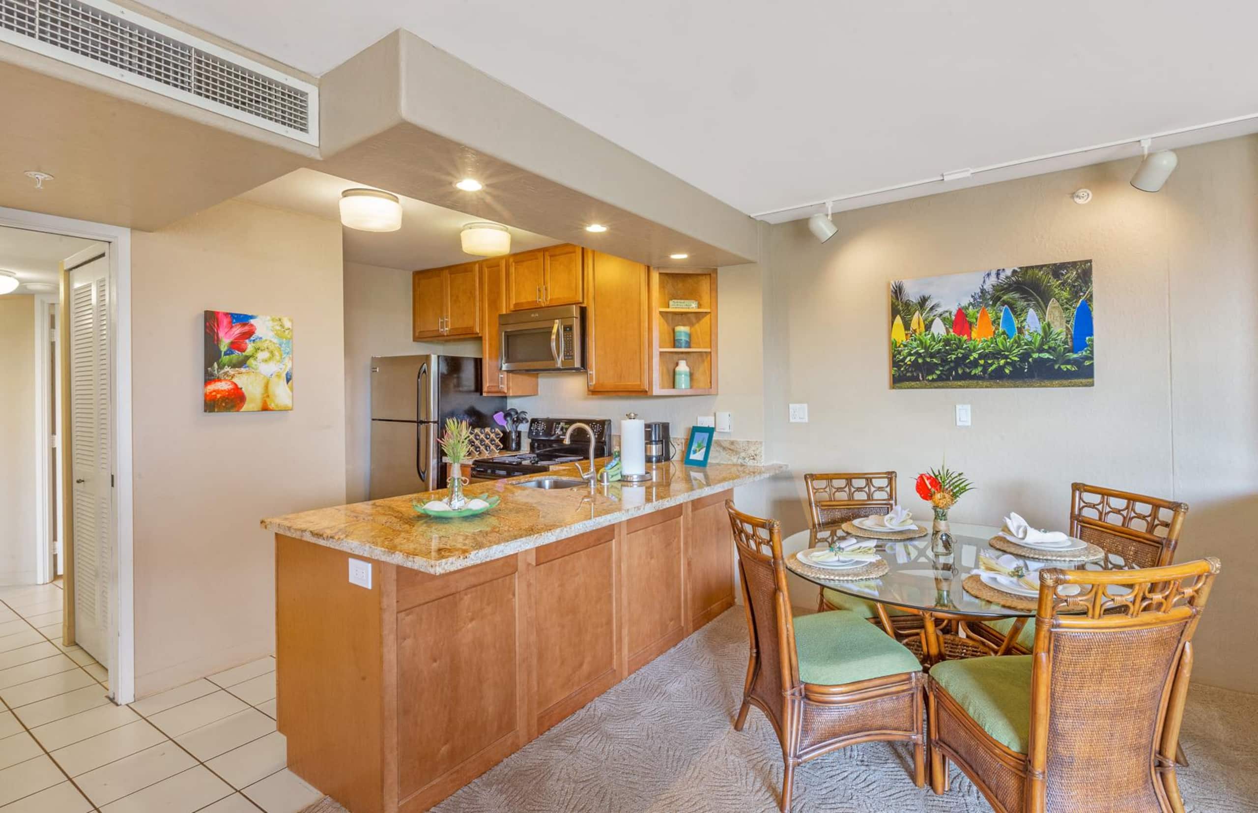 Condo in Lahaina · ★4.57 · 1 bedroom · 2 beds · 1 bath - Image 16