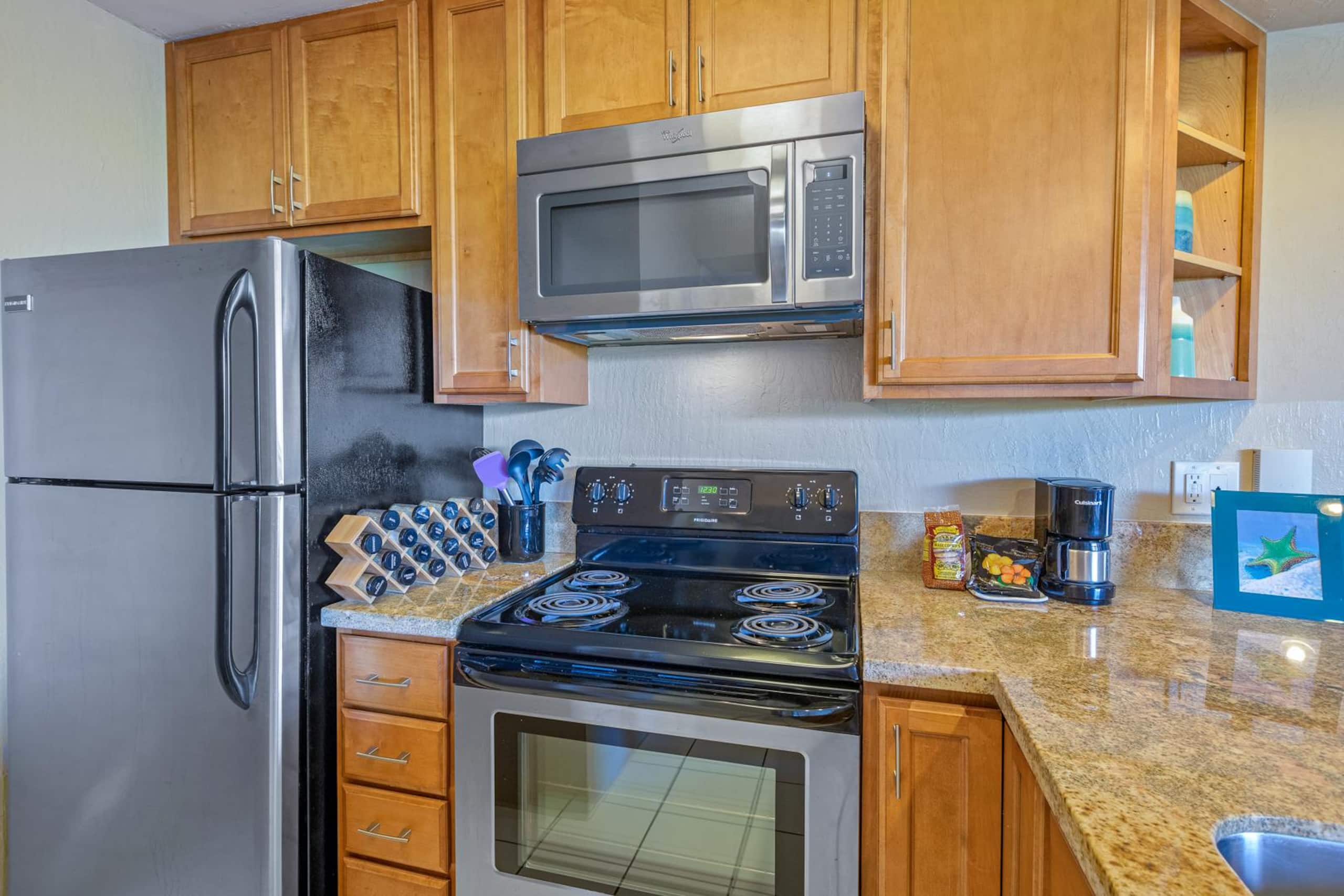 Condo in Lahaina · ★4.57 · 1 bedroom · 2 beds · 1 bath - Image 13