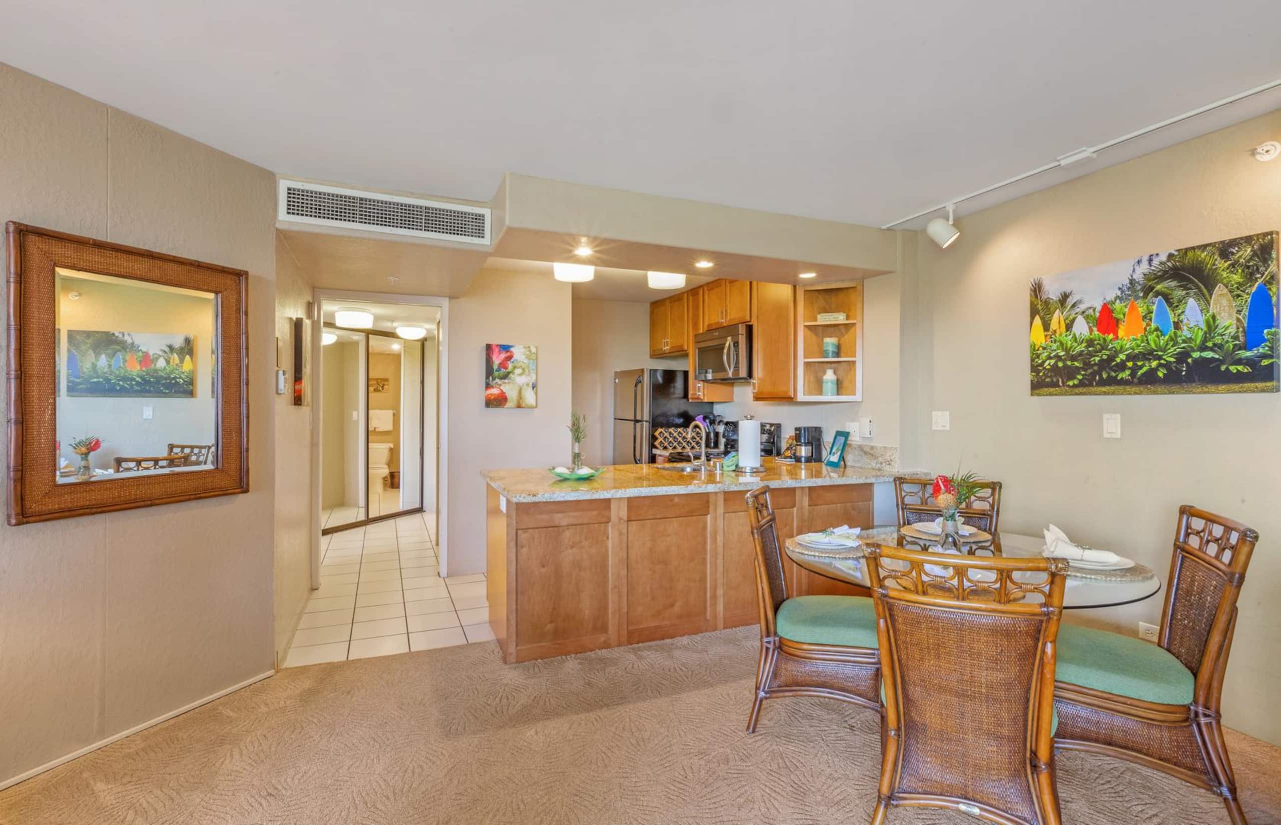 Condo in Lahaina · ★4.57 · 1 bedroom · 2 beds · 1 bath - Image 11