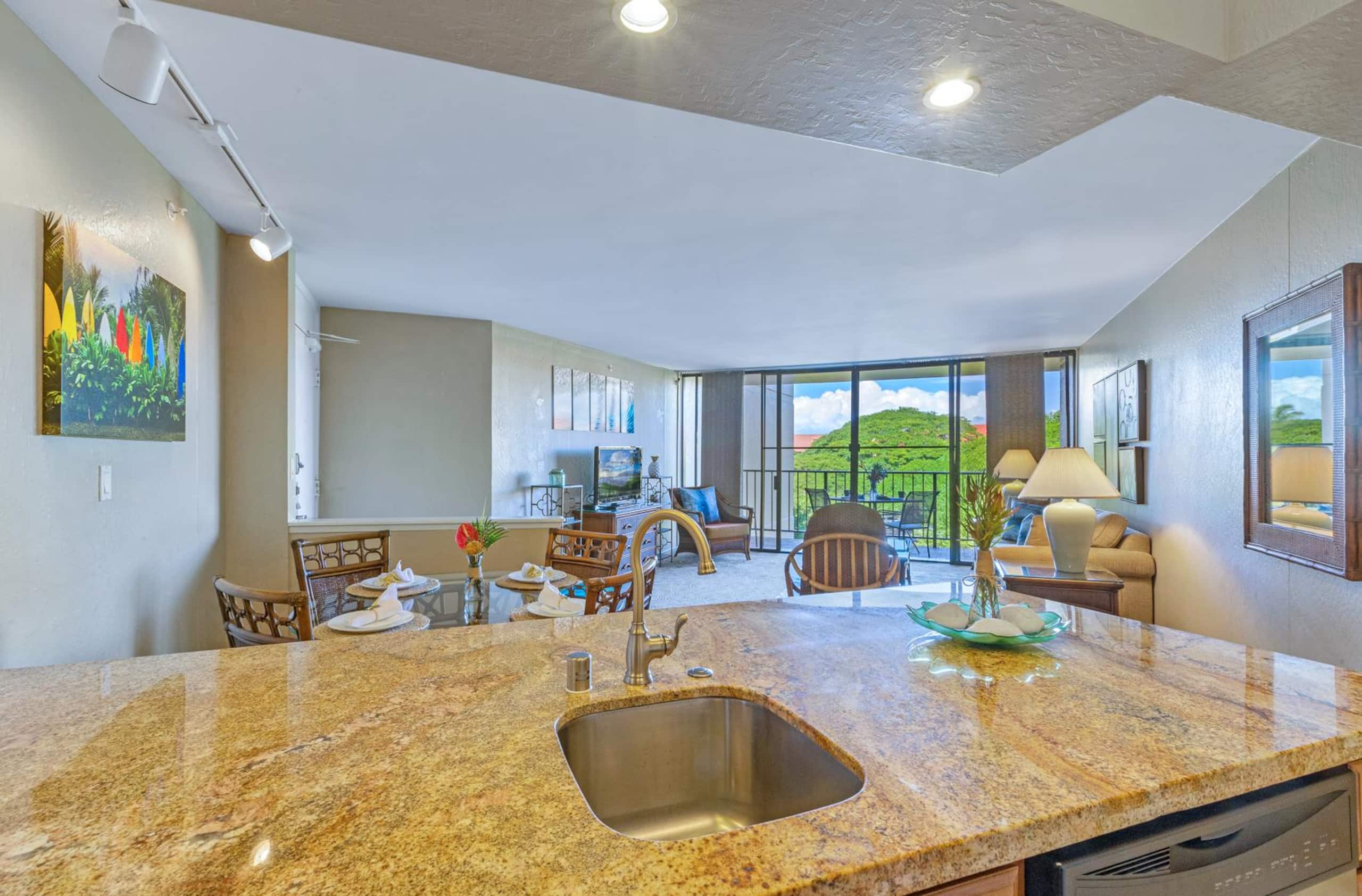 Condo in Lahaina · ★4.57 · 1 bedroom · 2 beds · 1 bath - Image 12