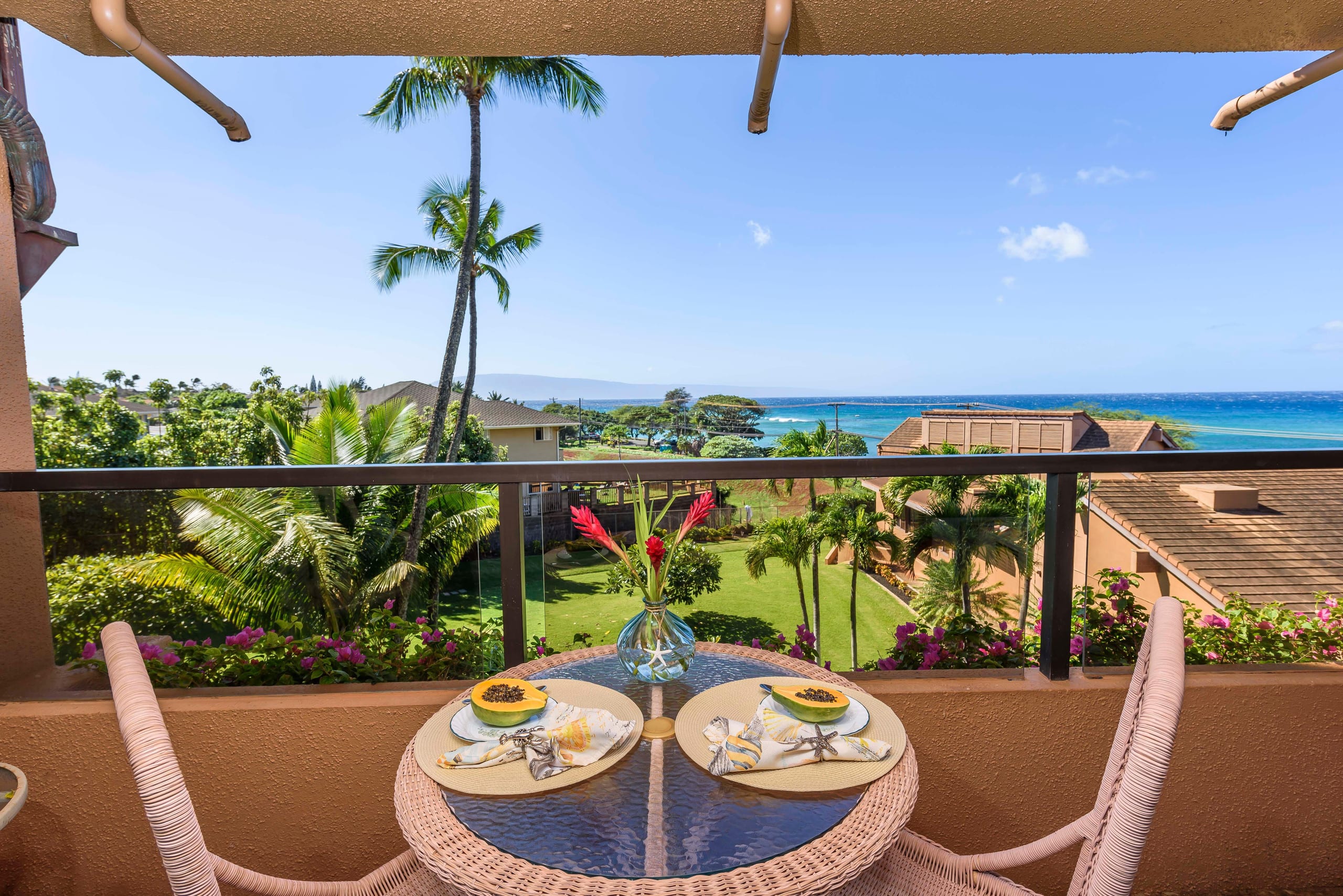 Condo in Lahaina · ★4.82 · 1 bedroom · 2 beds · 1 bath - Image 1