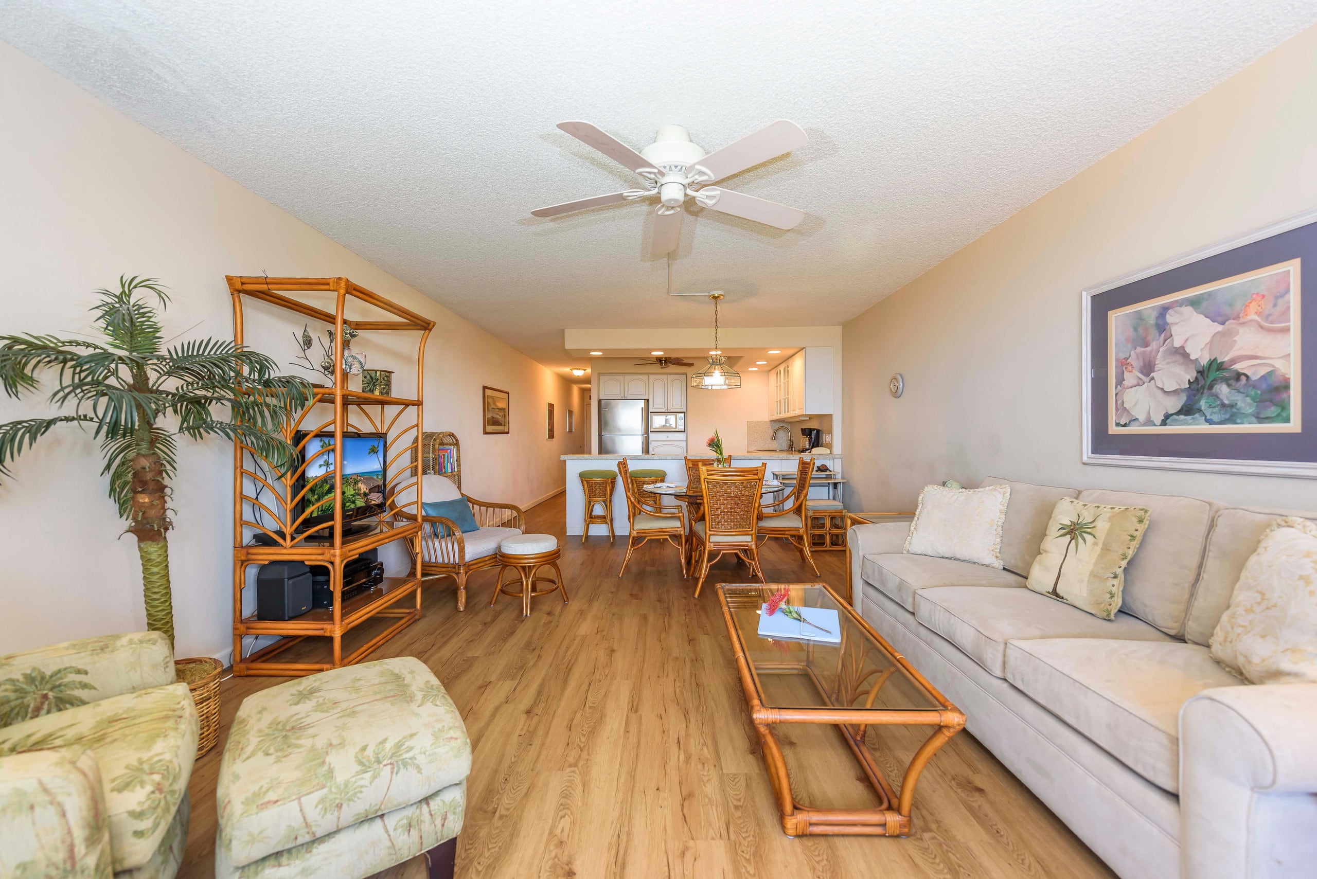 Condo in Lahaina · ★4.82 · 1 bedroom · 2 beds · 1 bath - Image 3