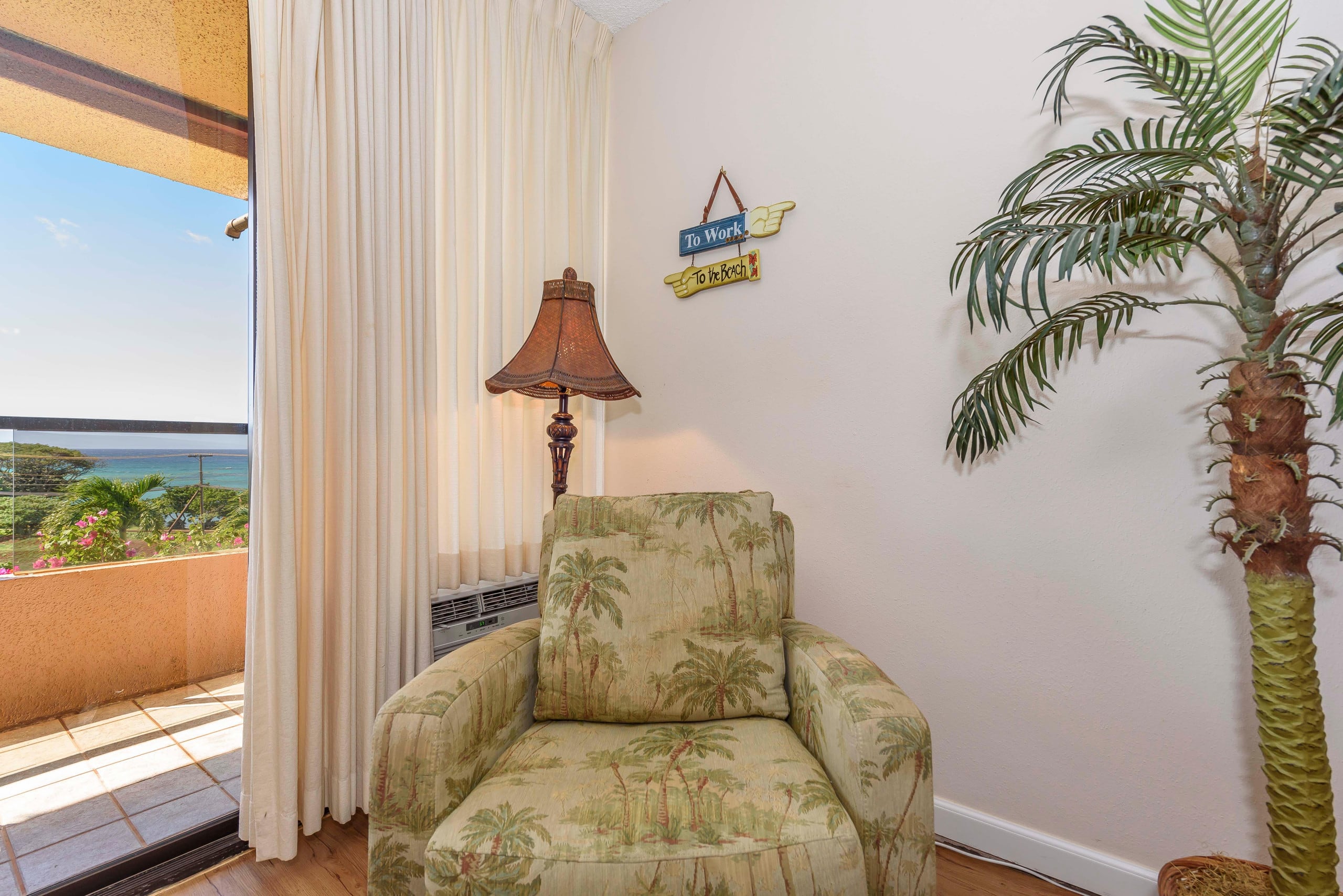 Condo in Lahaina · ★4.82 · 1 bedroom · 2 beds · 1 bath - Image 11