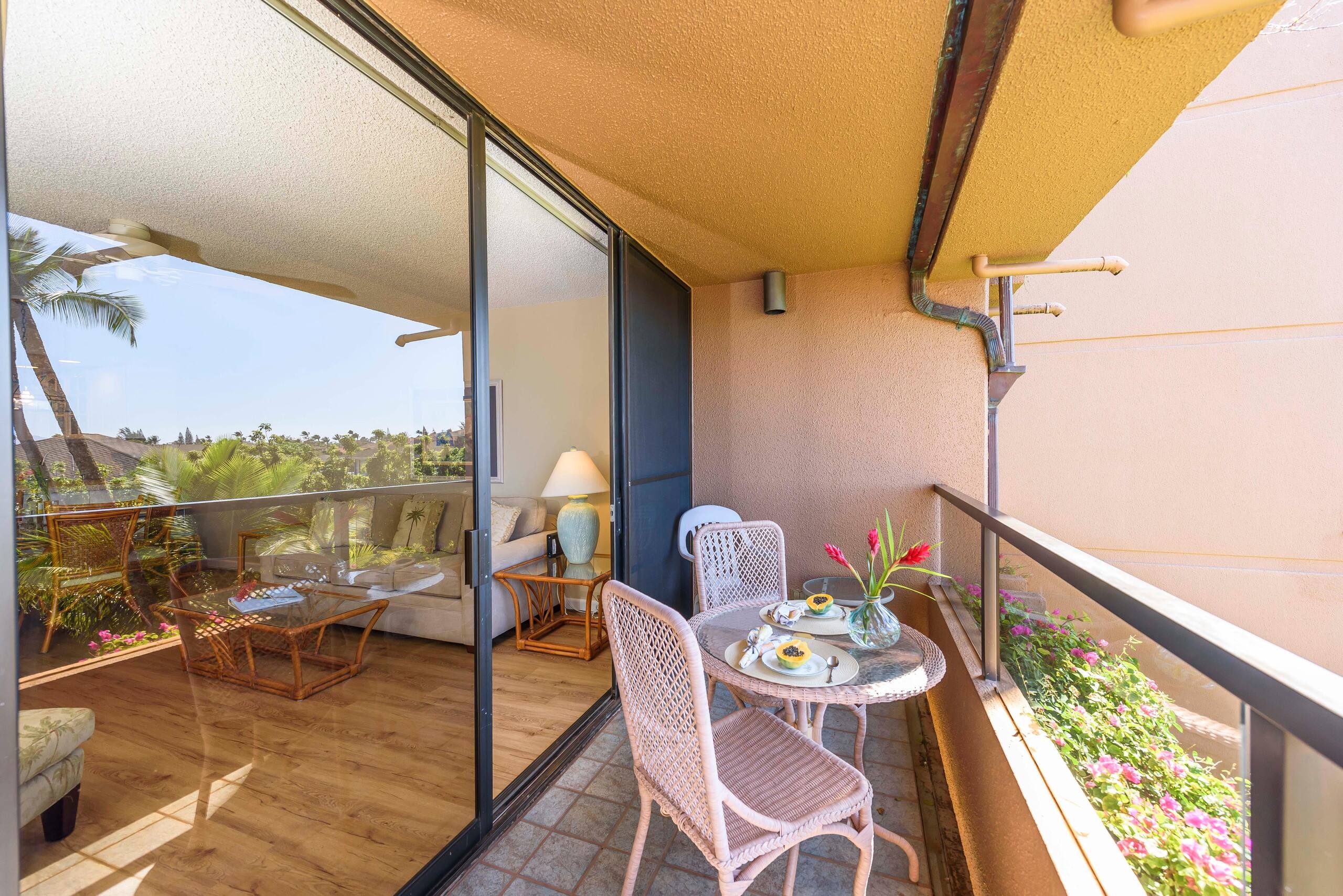 Condo in Lahaina · ★4.82 · 1 bedroom · 2 beds · 1 bath - Image 6