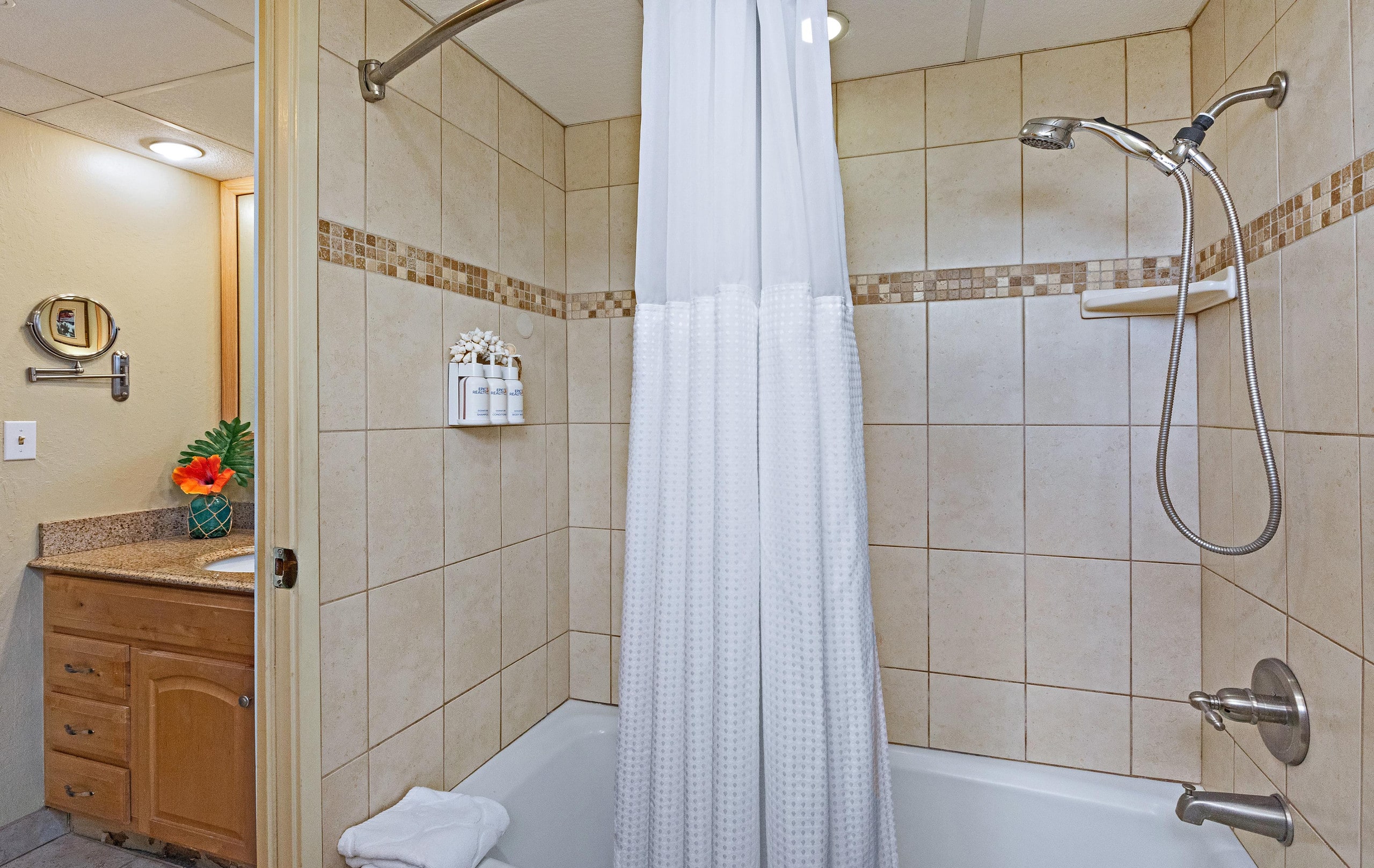Condo in Lahaina · ★4.6 · 1 bedroom · 1 bed · 1 bath - Image 25